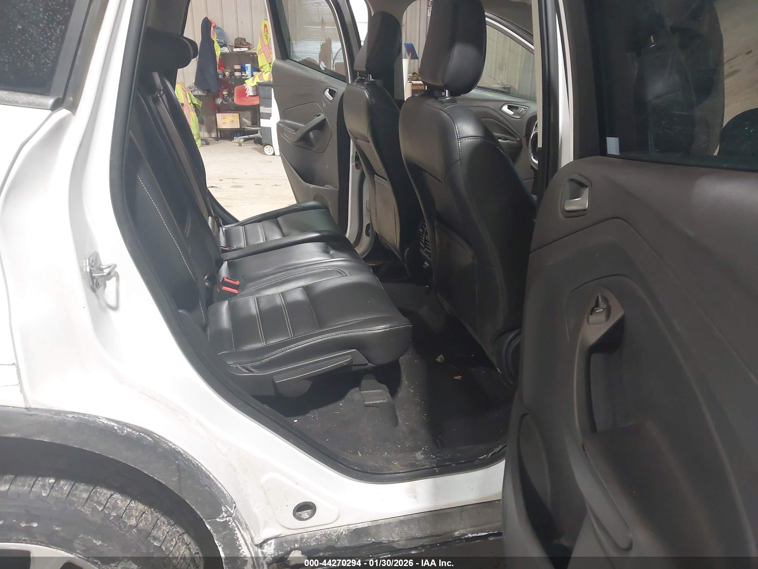 FORD ESCAPE image 8
