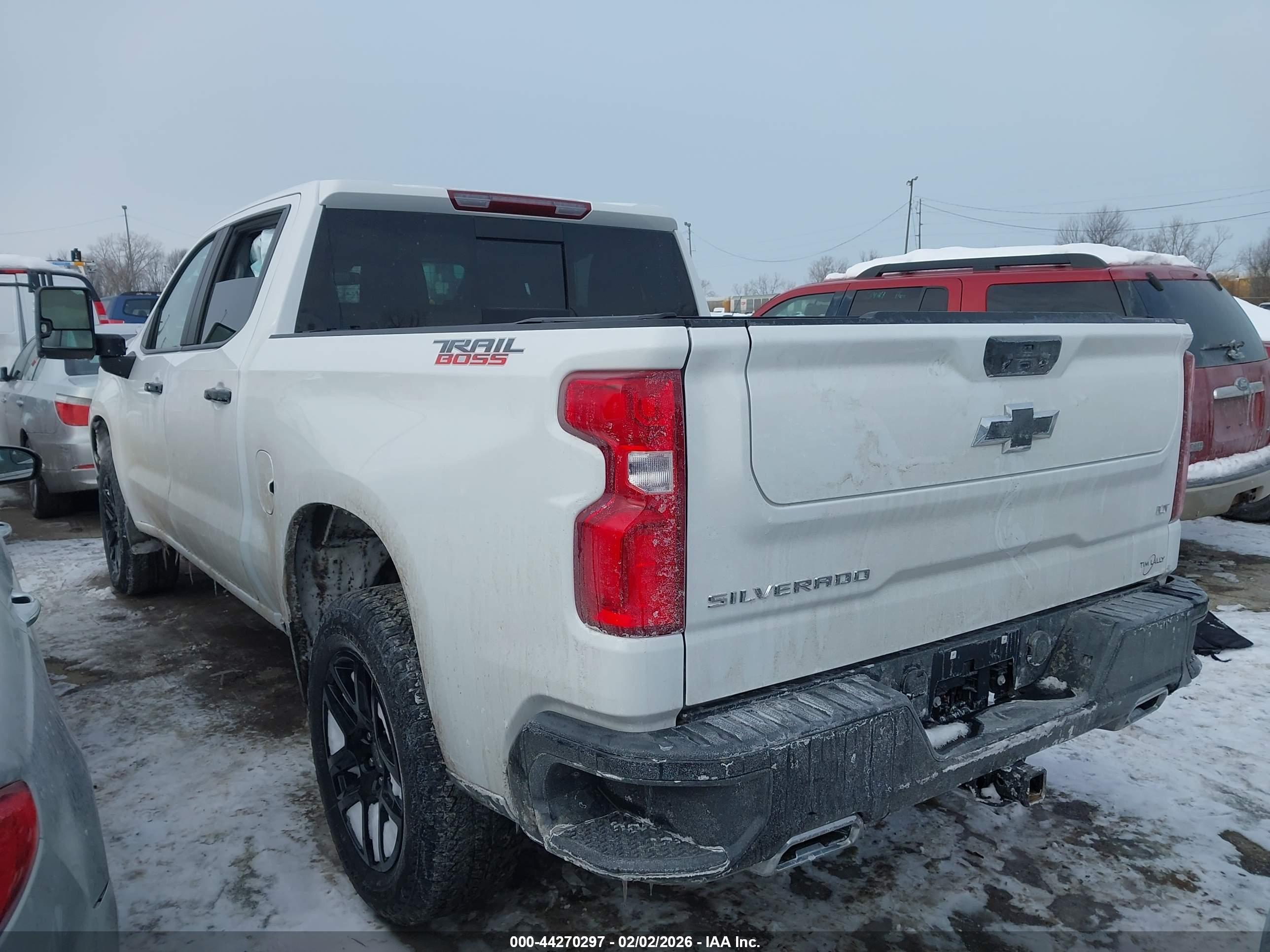CHEVROLET SILVERADO image 3