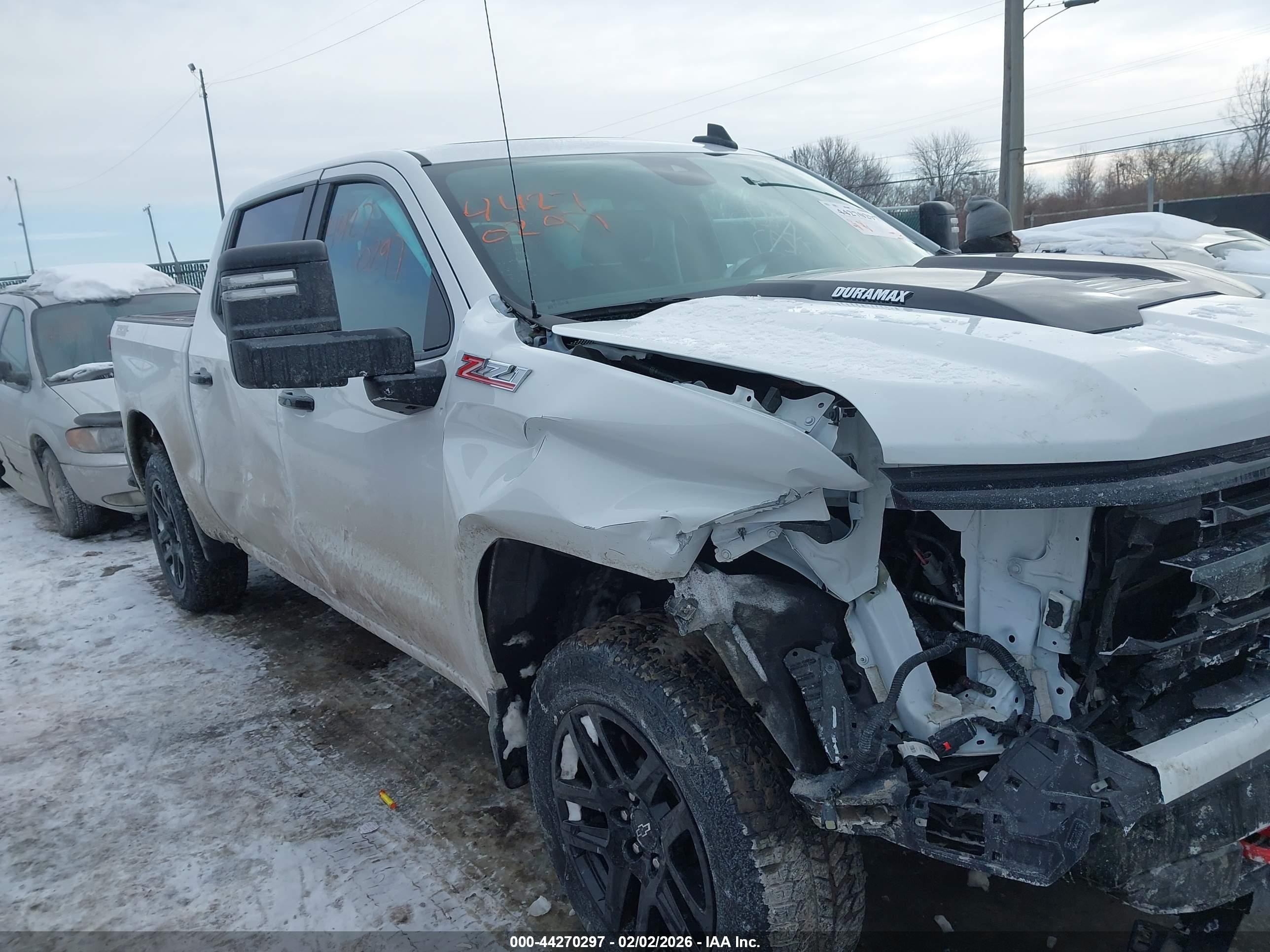 CHEVROLET SILVERADO image 6