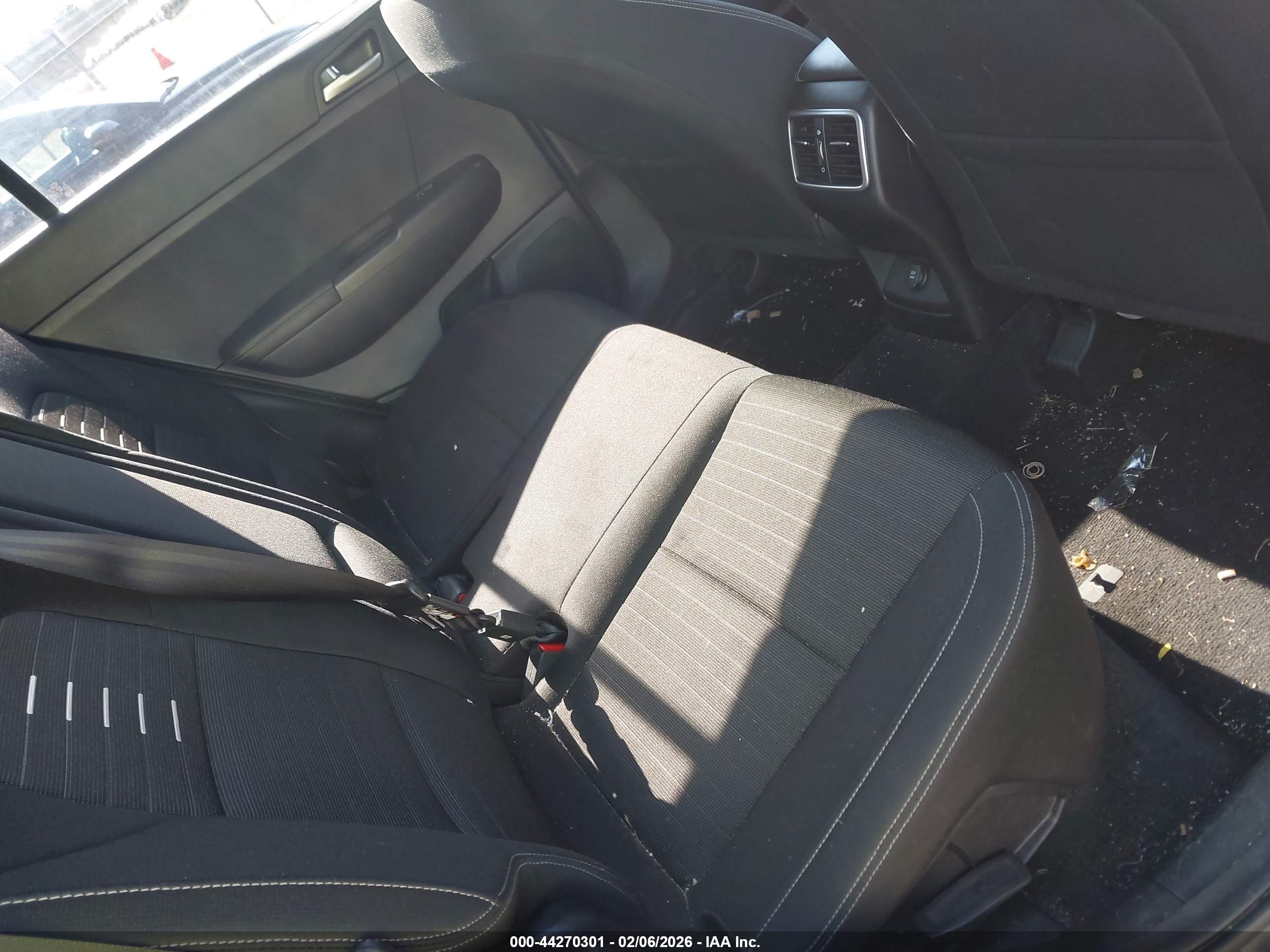 KIA SPORTAGE image 8