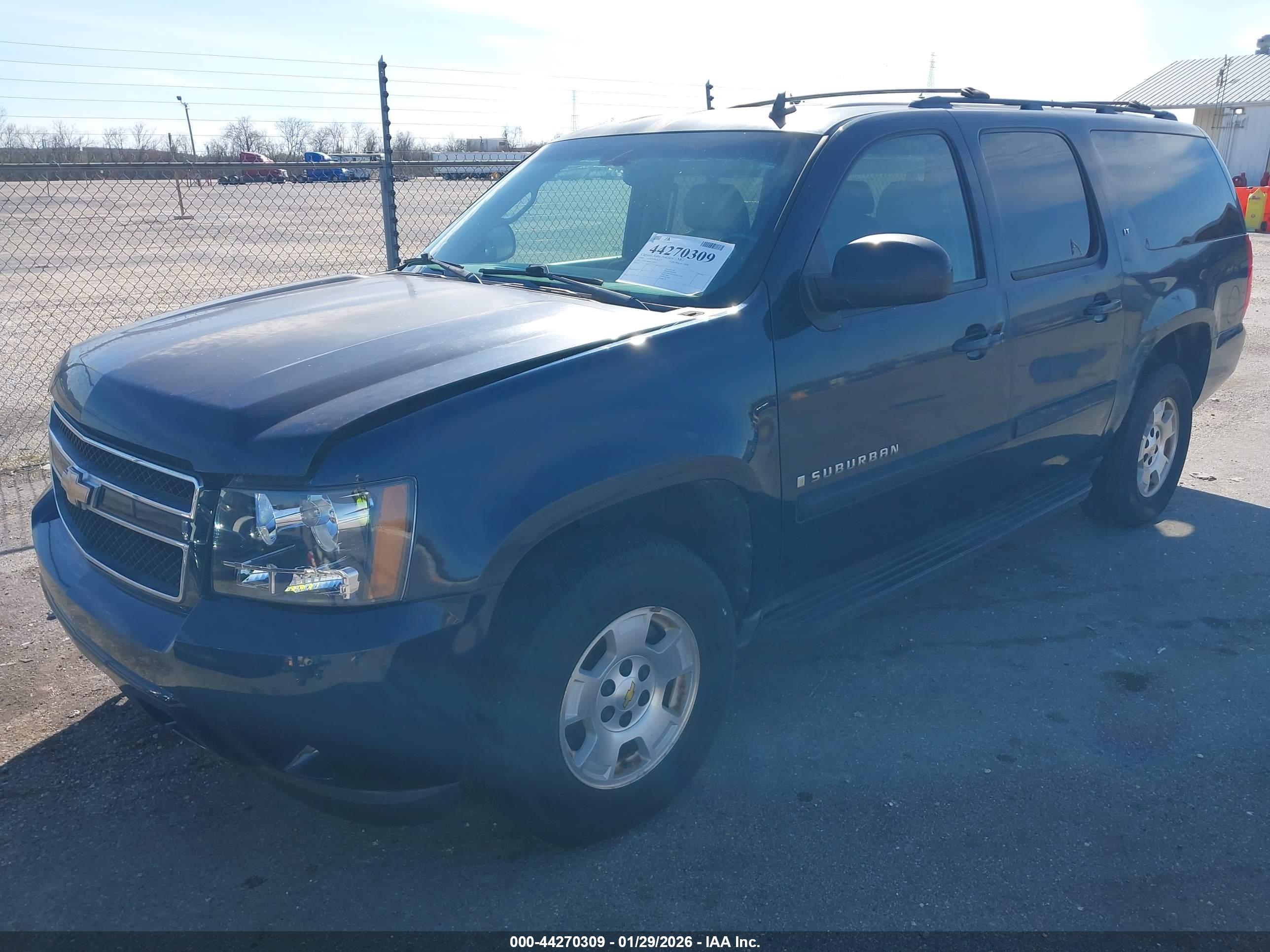 CHEVROLET SUBURBAN image 2