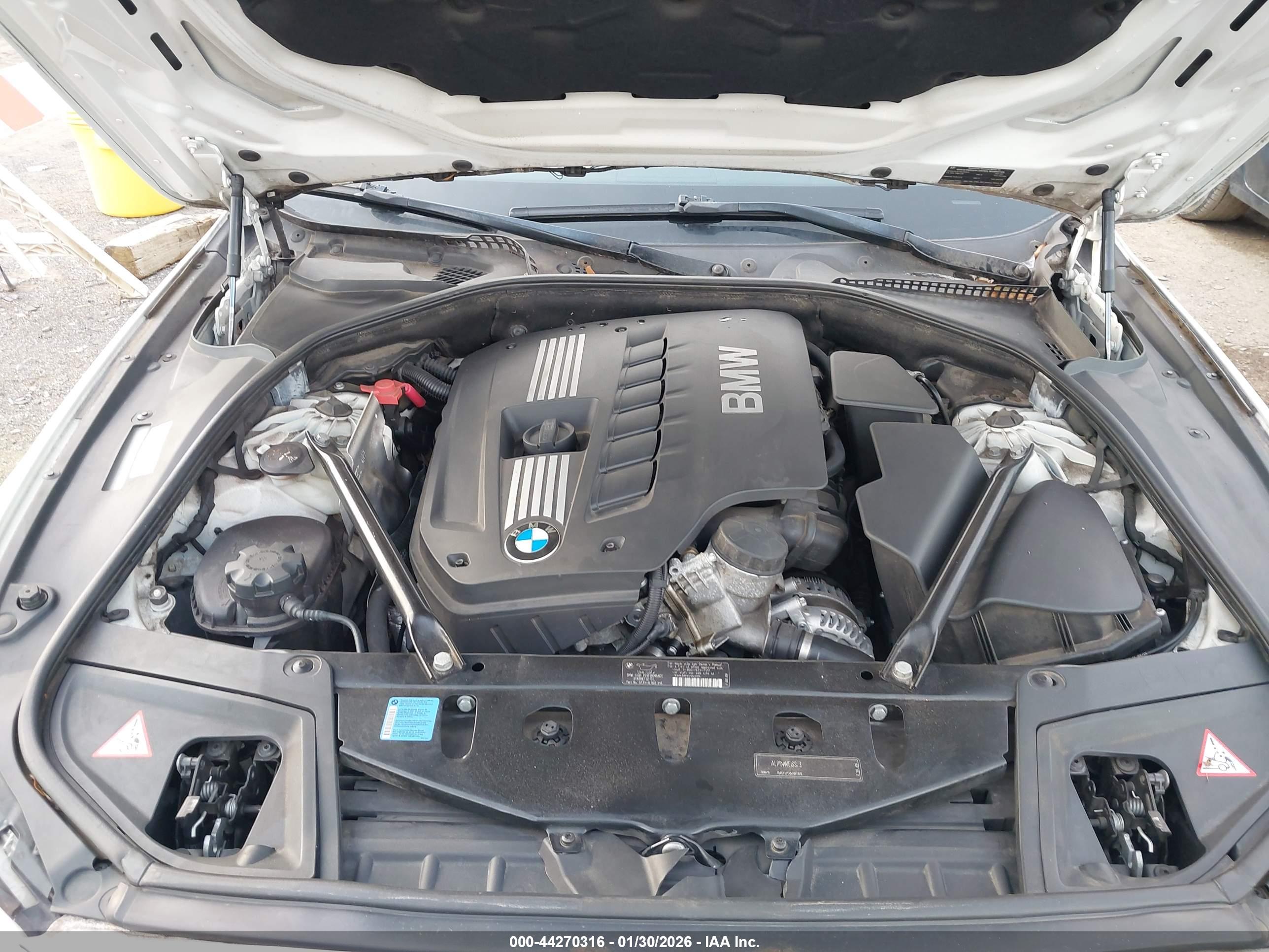 BMW 528I image 10
