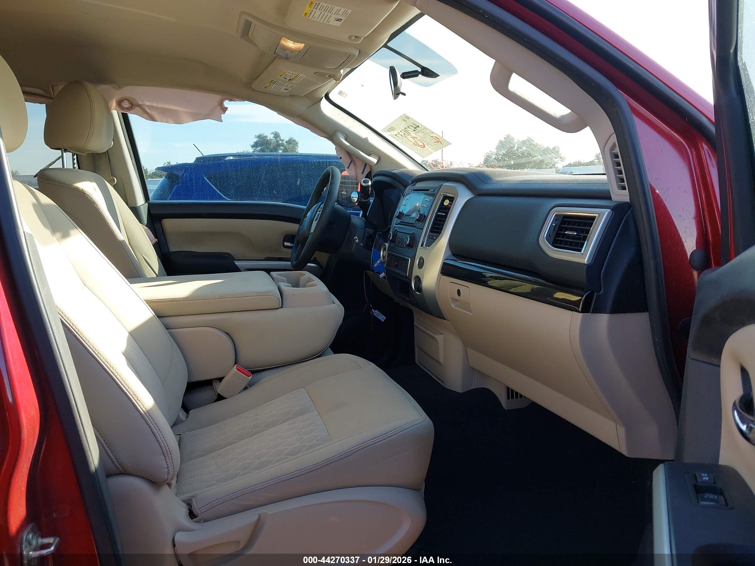 NISSAN TITAN image 5