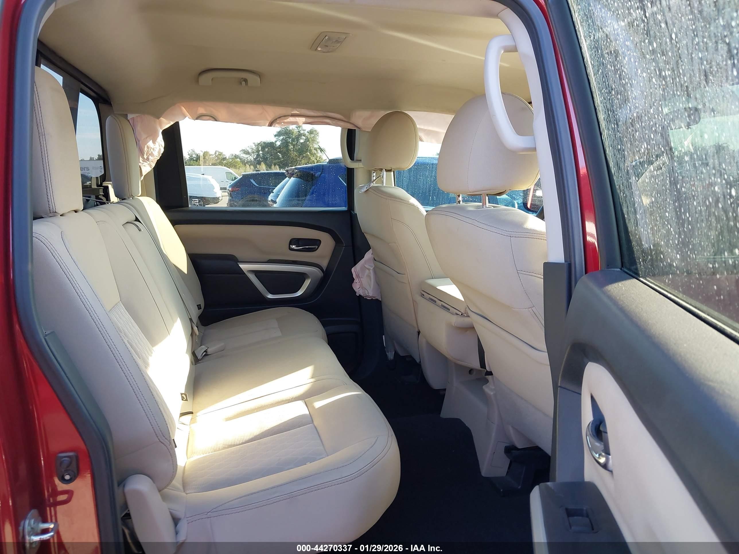 NISSAN TITAN image 8