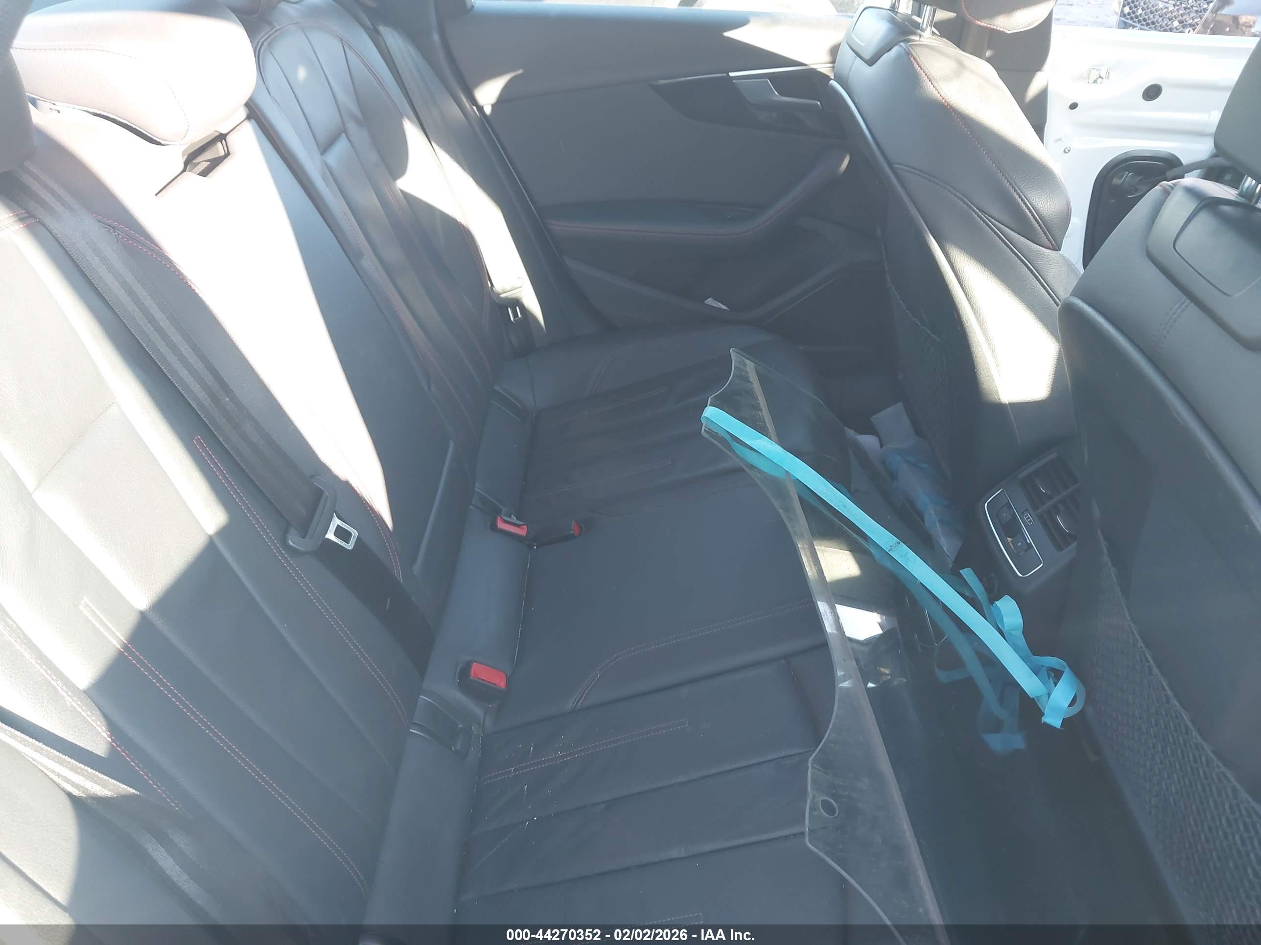 AUDI A4 image 8