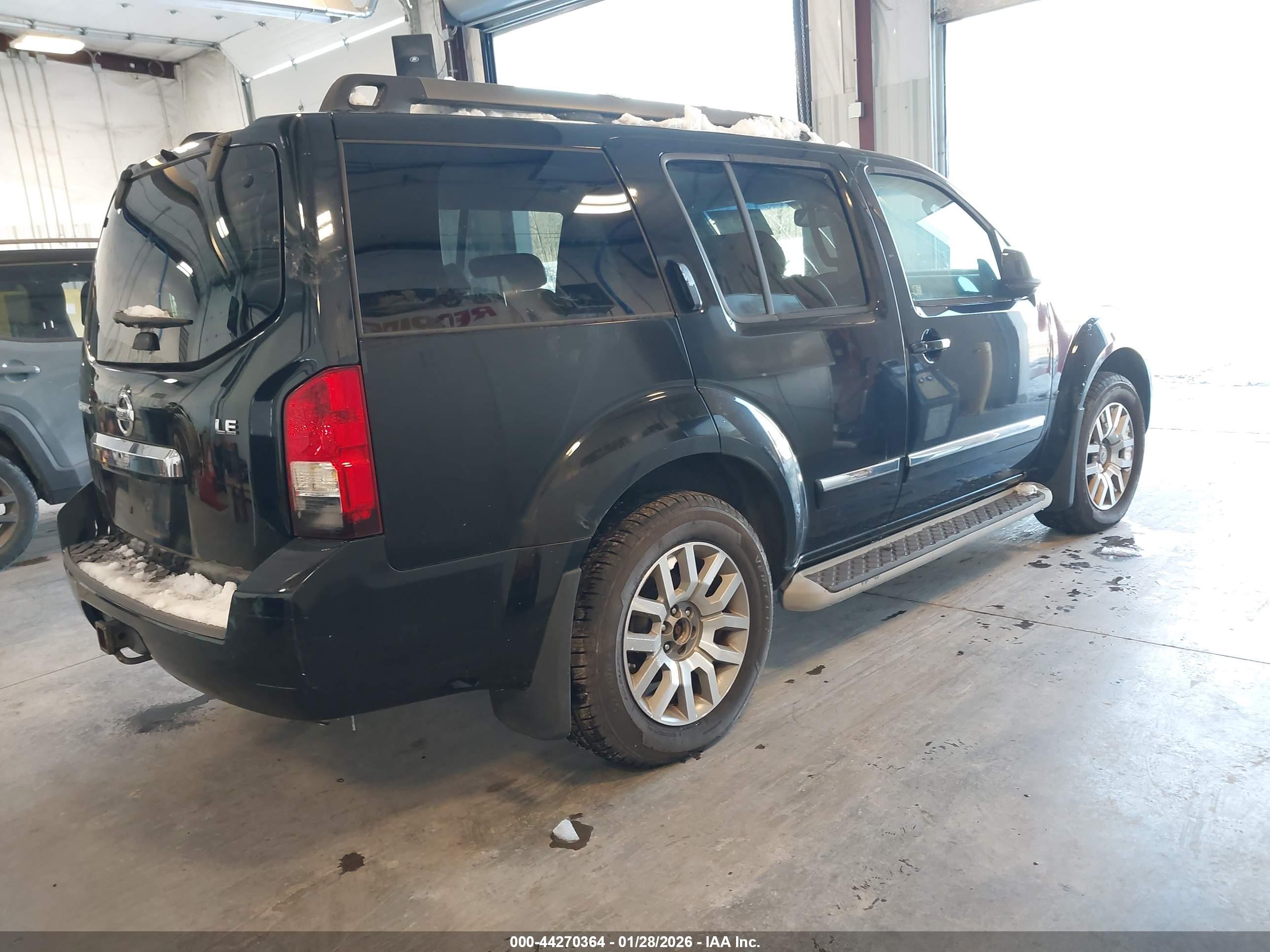 NISSAN PATHFINDER image 4