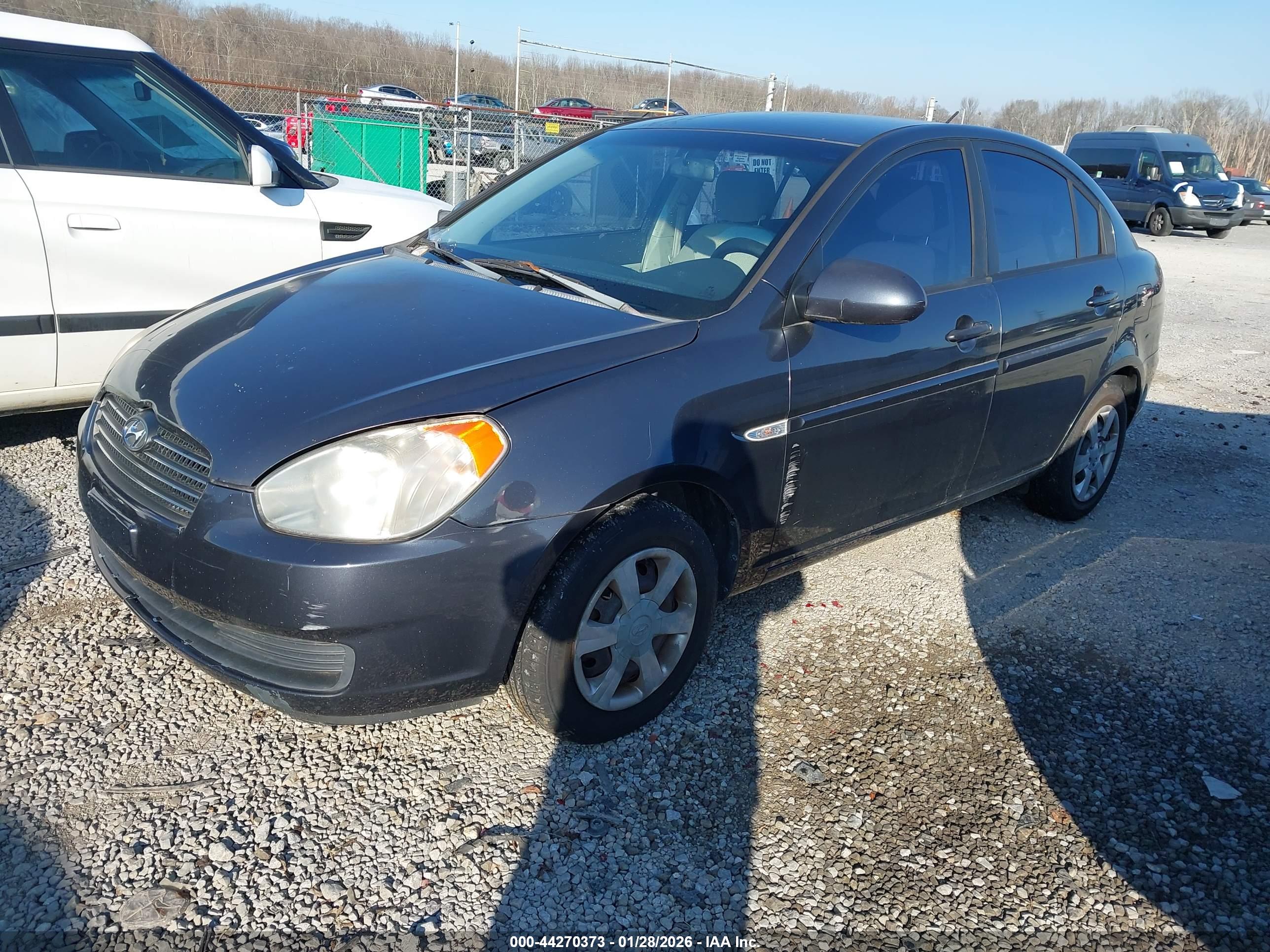 HYUNDAI ACCENT image 2