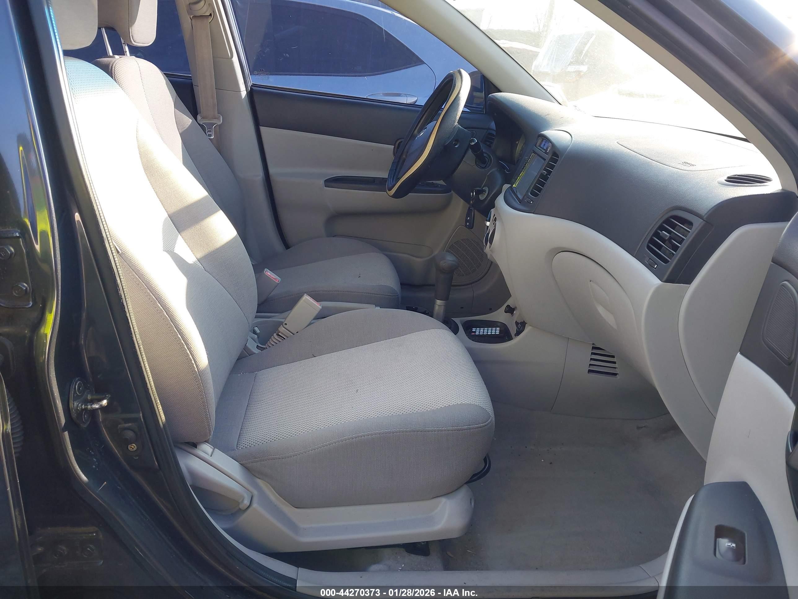HYUNDAI ACCENT image 5