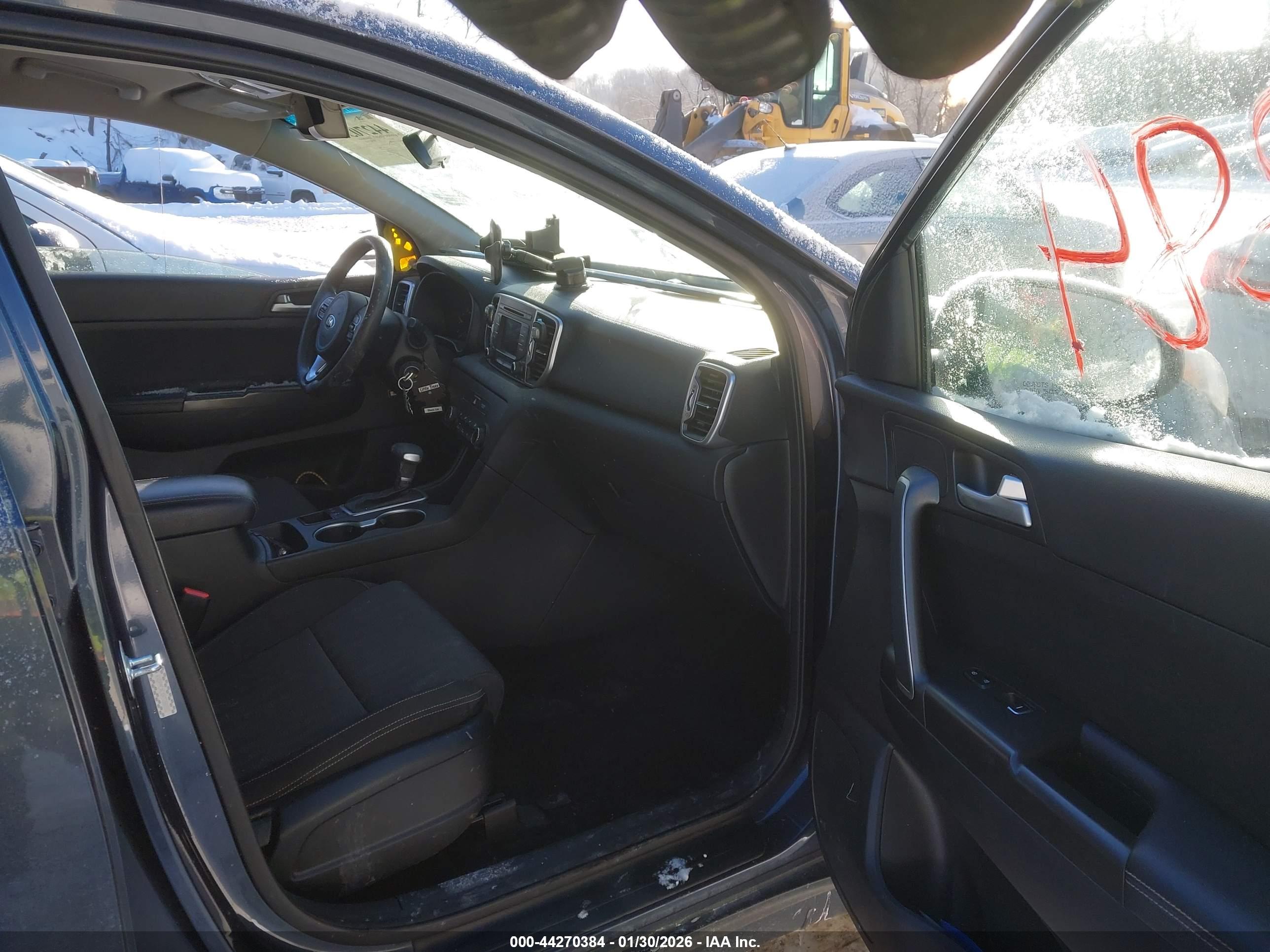 KIA SPORTAGE image 5