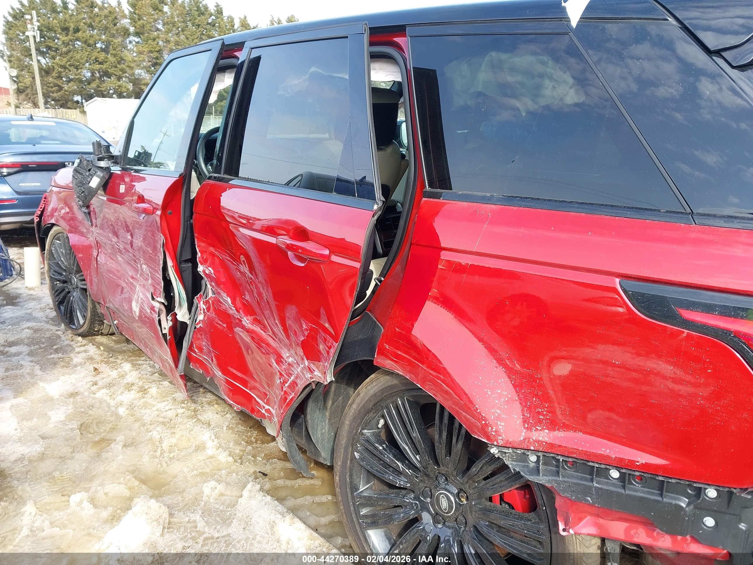 LAND ROVER image 6