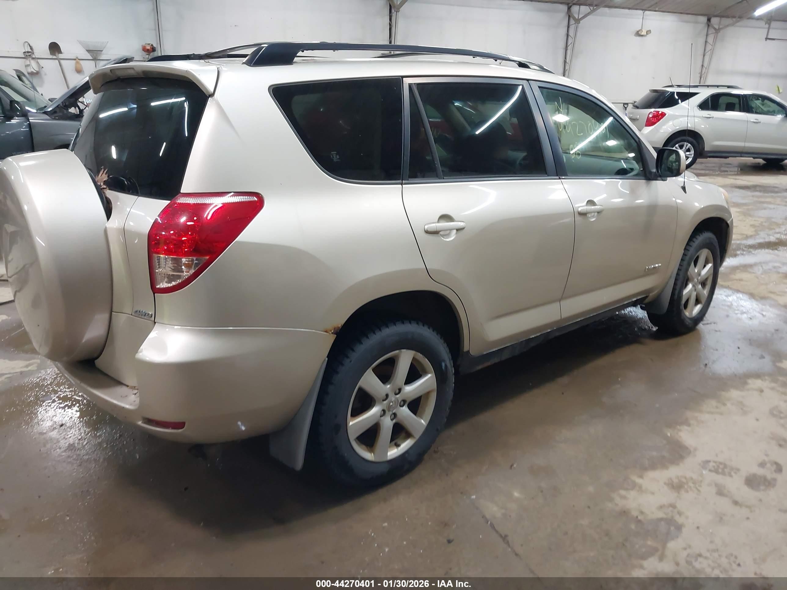 TOYOTA RAV4 image 4