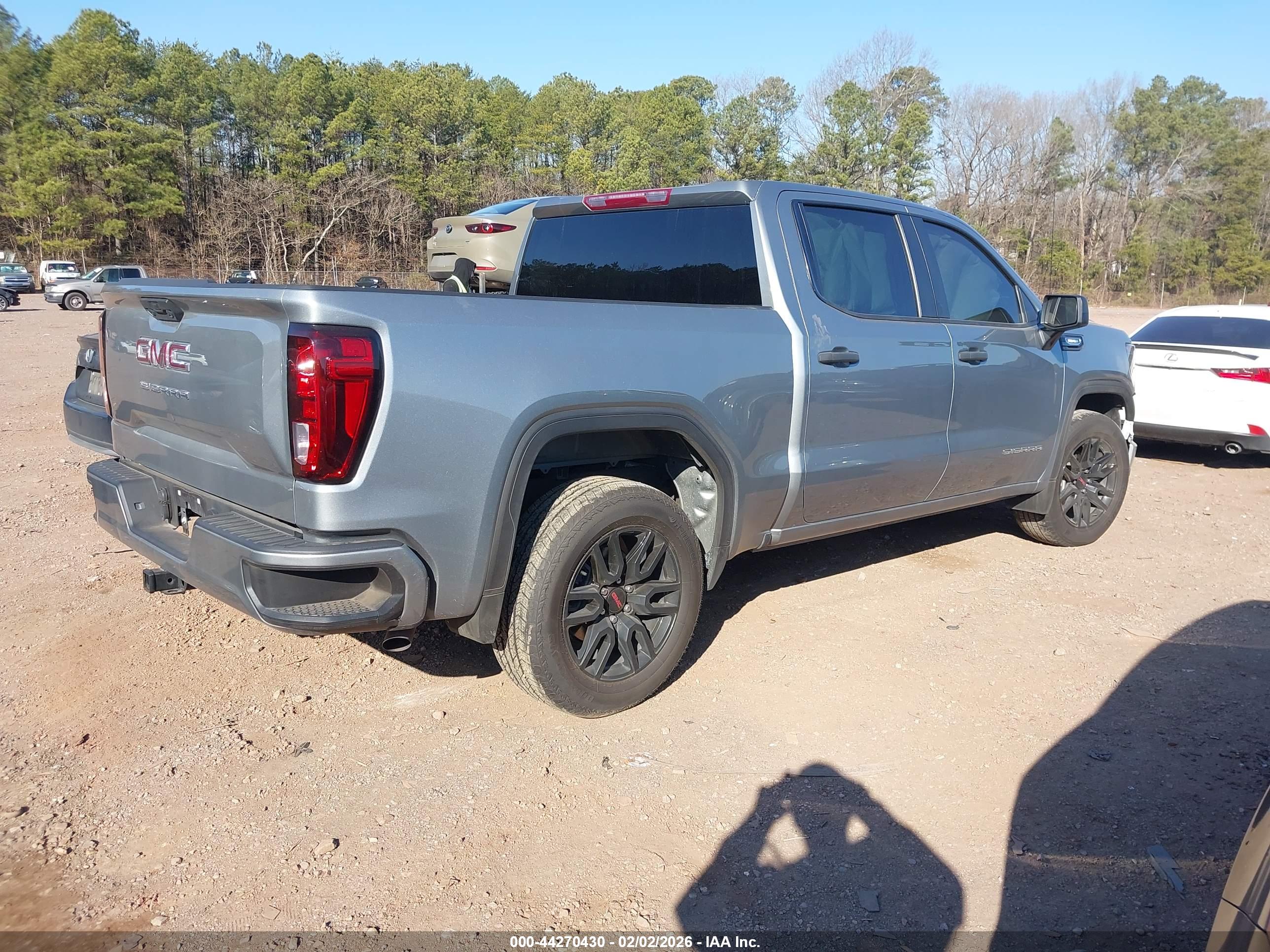 GMC SIERRA image 4