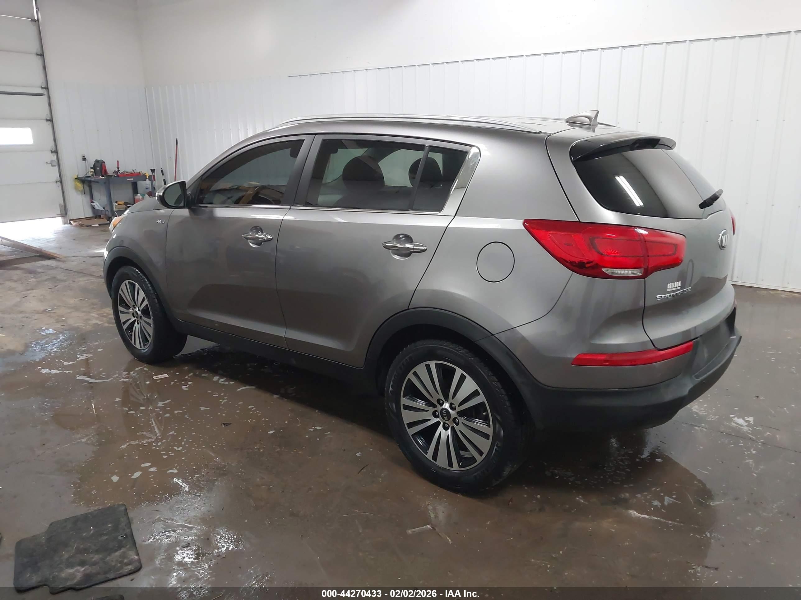 KIA SPORTAGE image 3