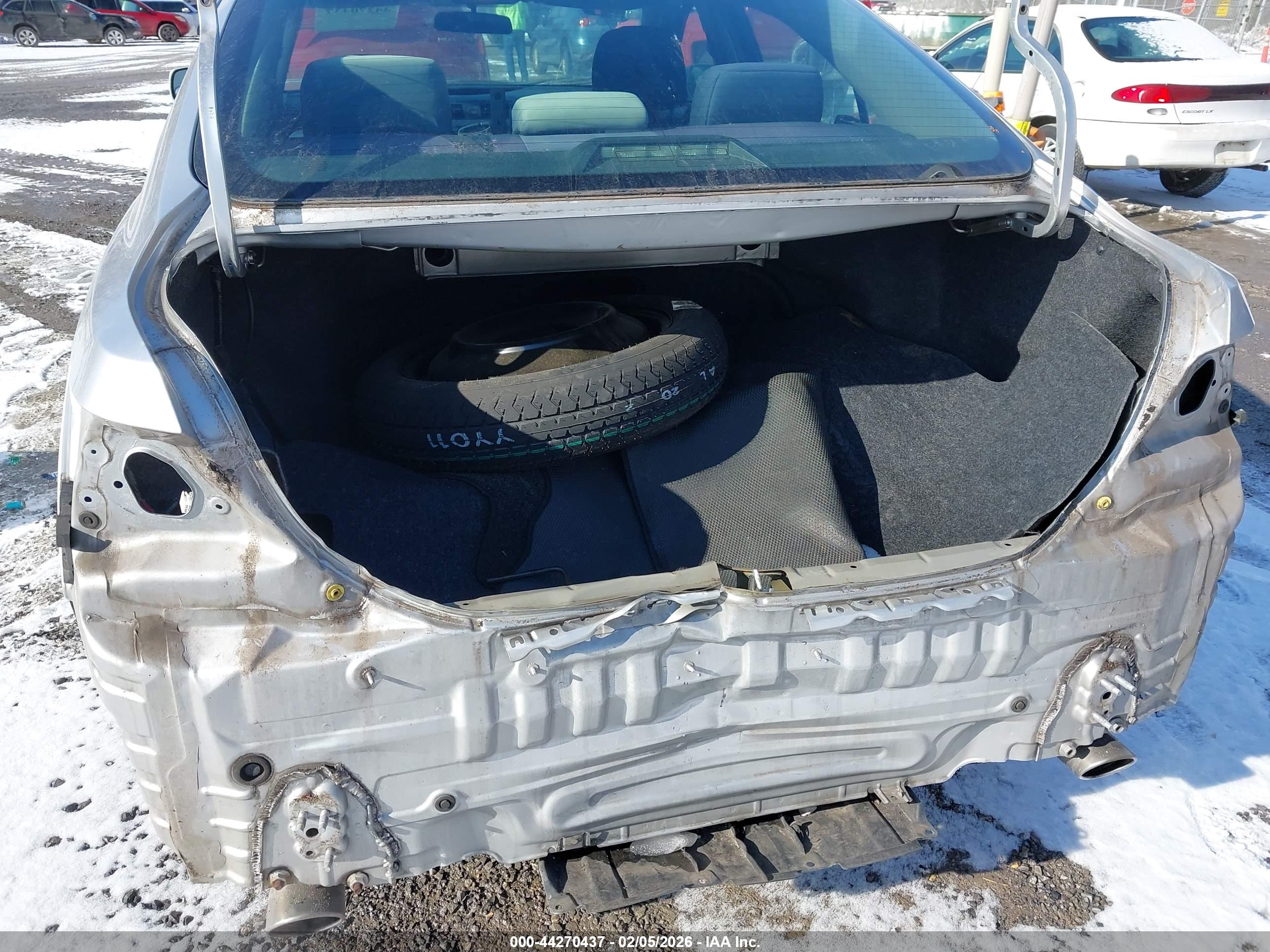 TOYOTA CAMRY image 6