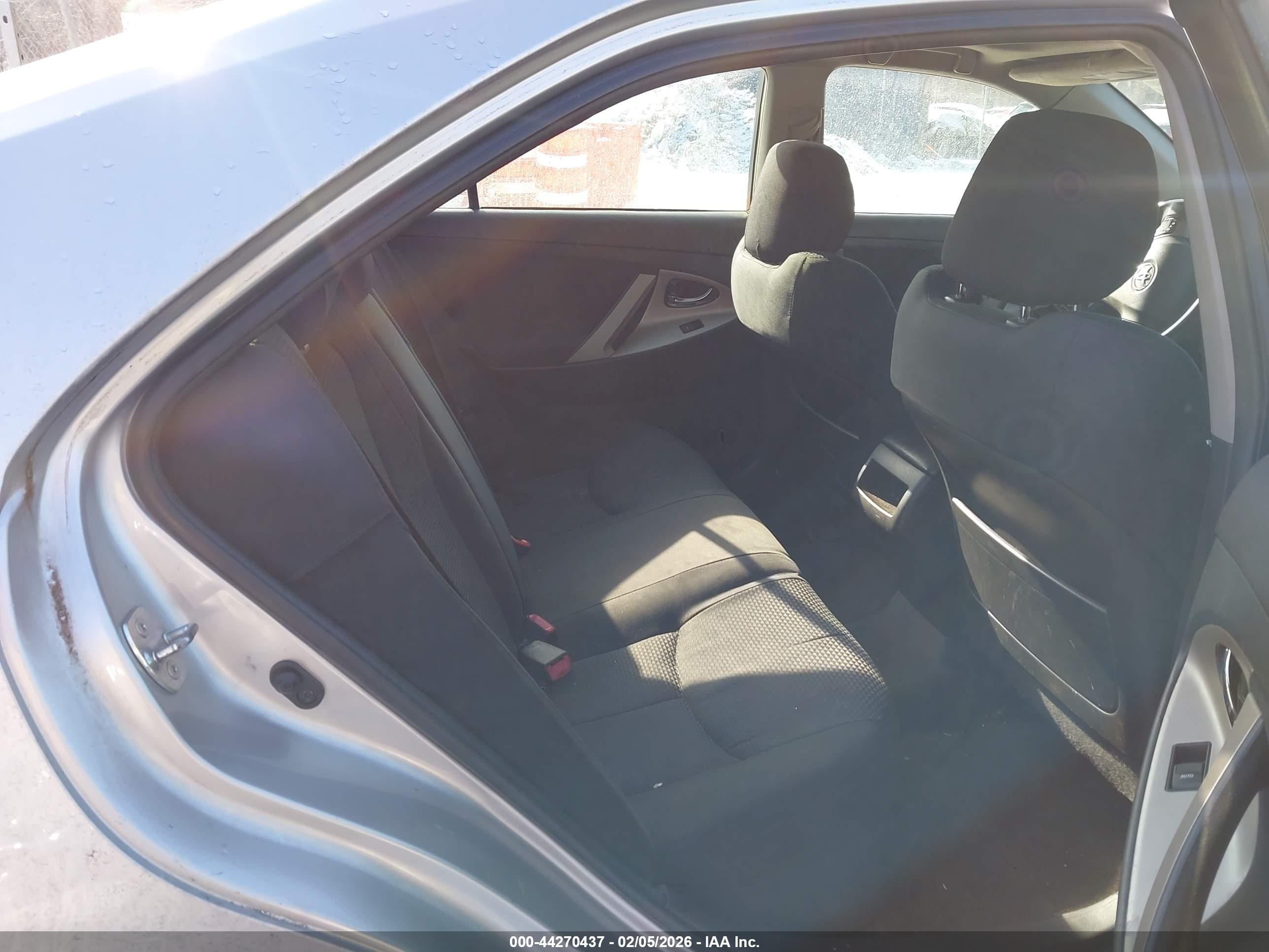 TOYOTA CAMRY image 8