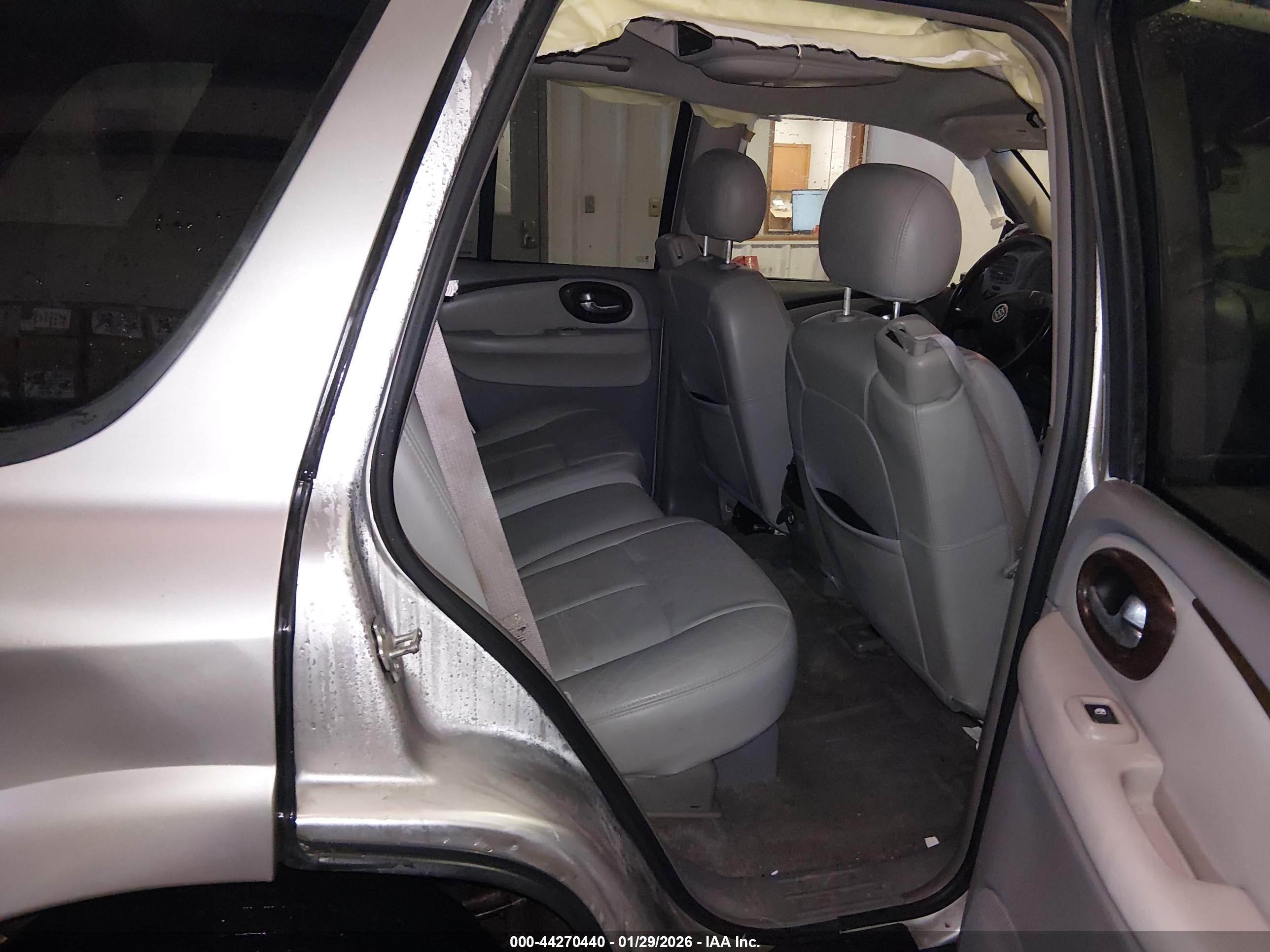 BUICK RAINIER image 8