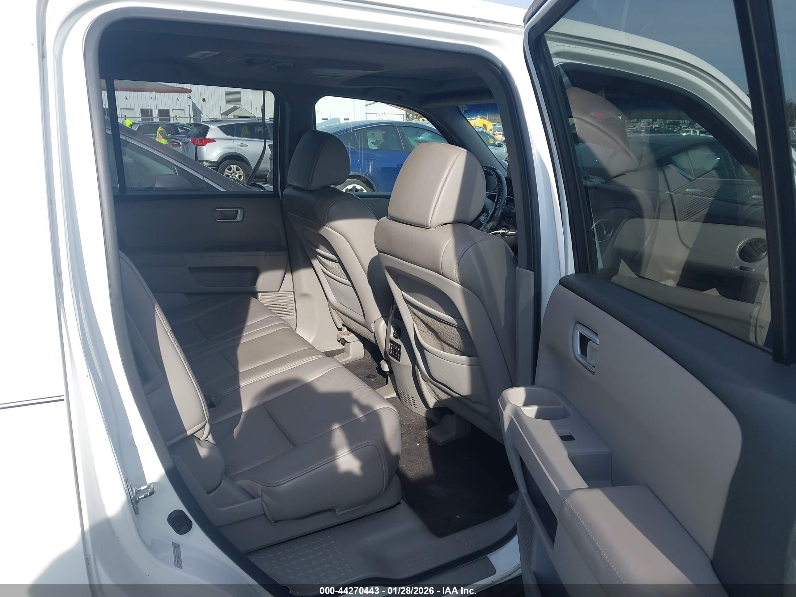 HONDA PILOT image 8