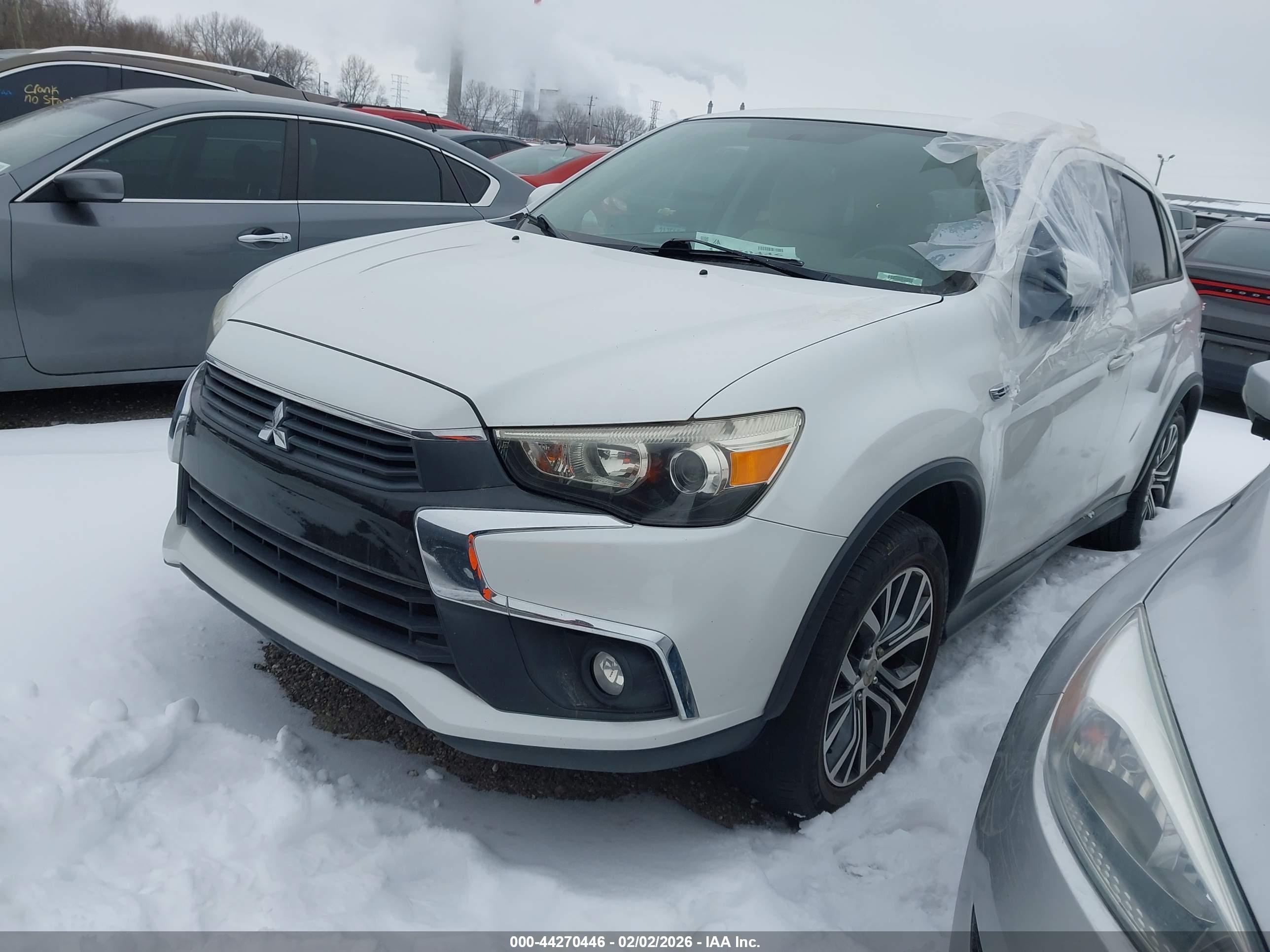 MITSUBISHI OUTLANDER image 2