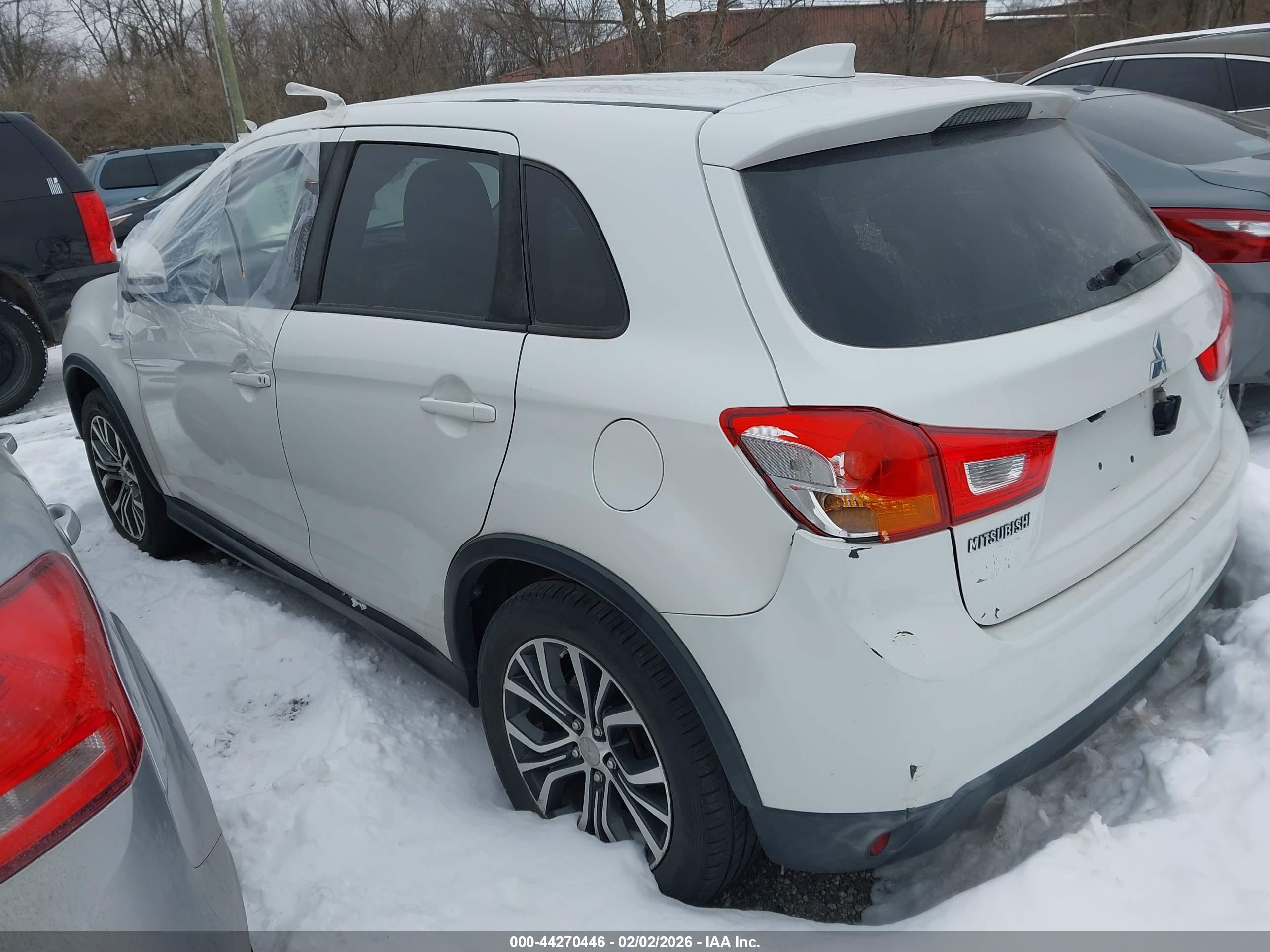 MITSUBISHI OUTLANDER image 3