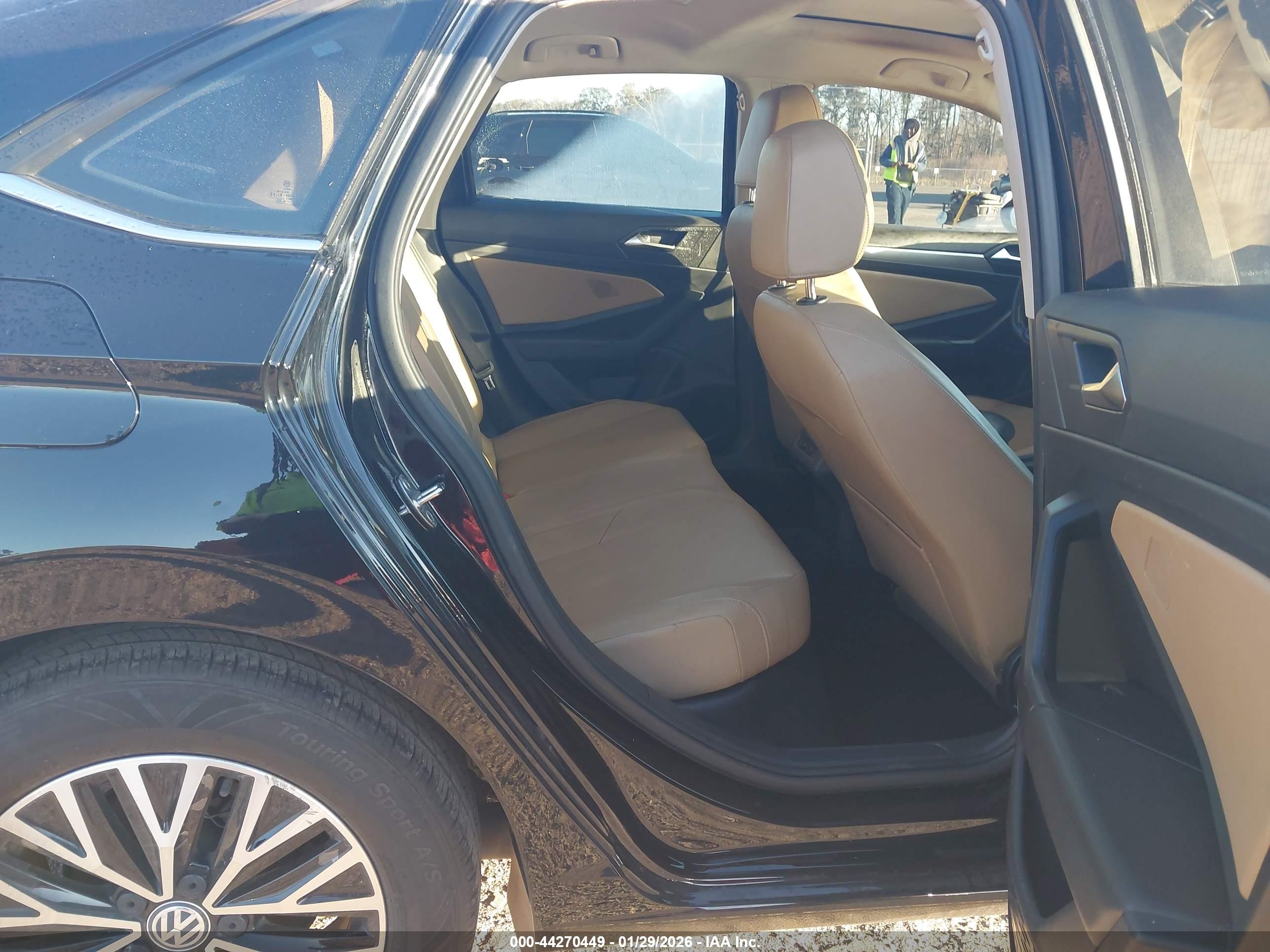 VOLKSWAGEN JETTA image 8