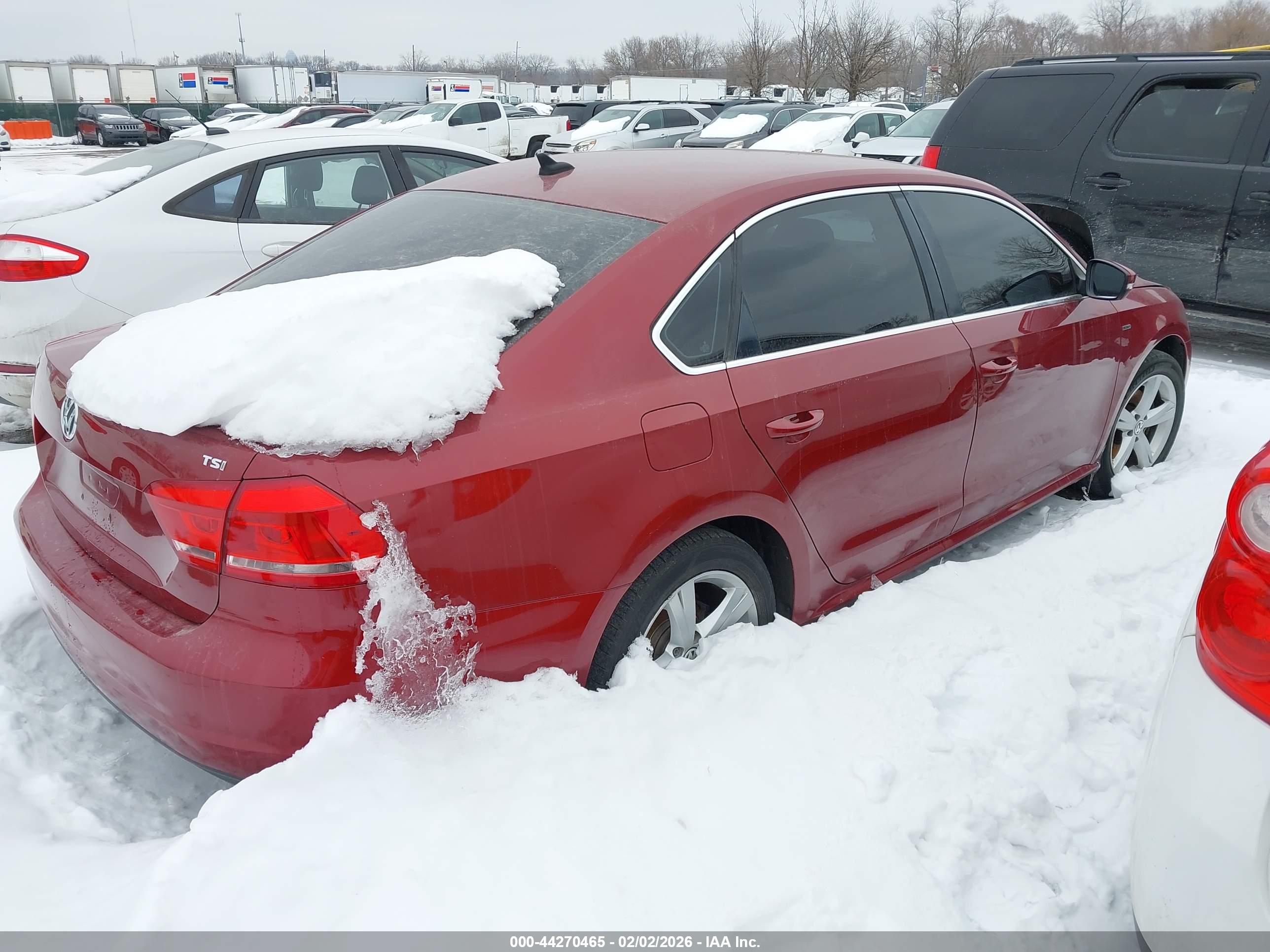 VOLKSWAGEN PASSAT image 4