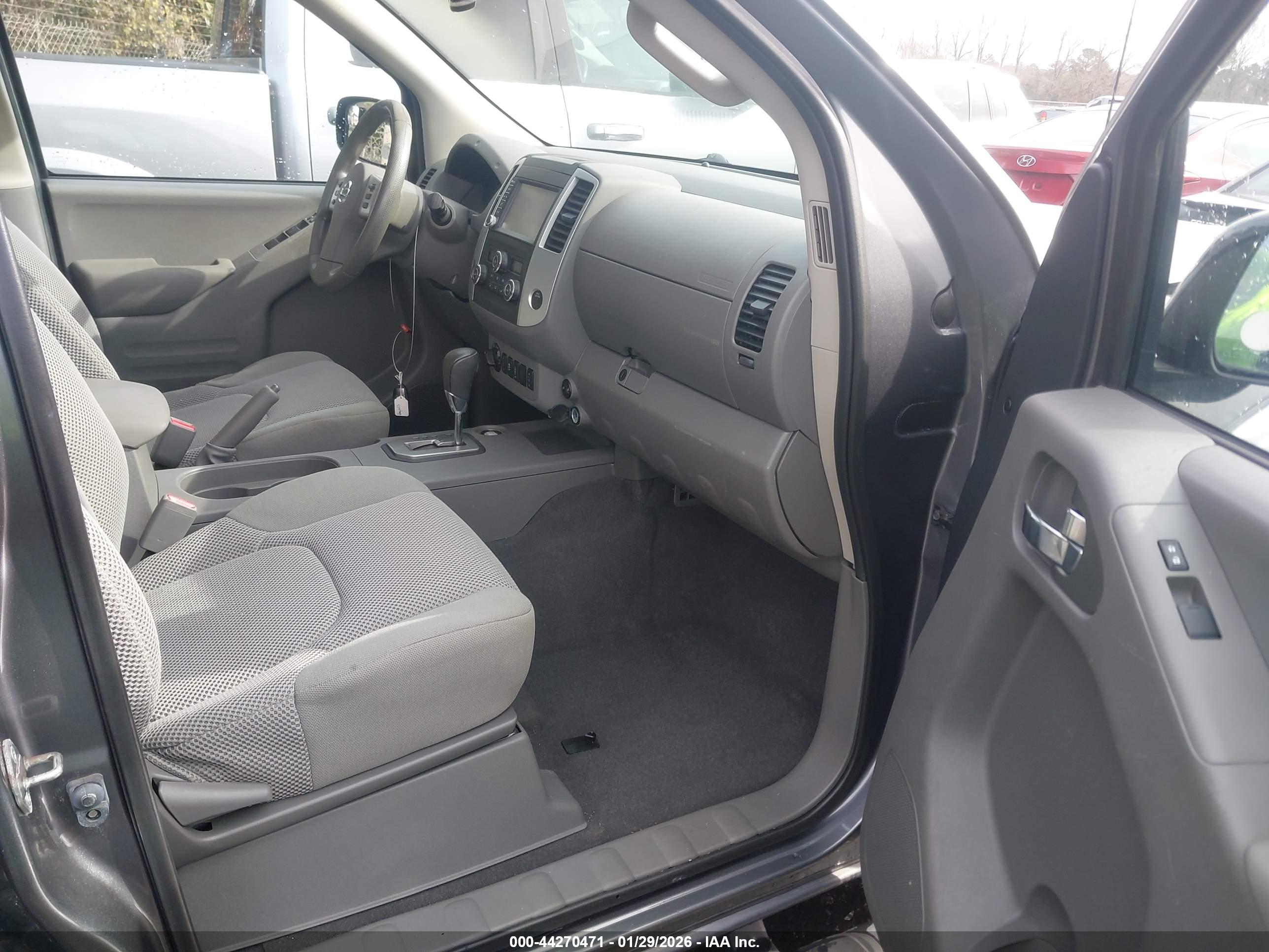 NISSAN FRONTIER image 5