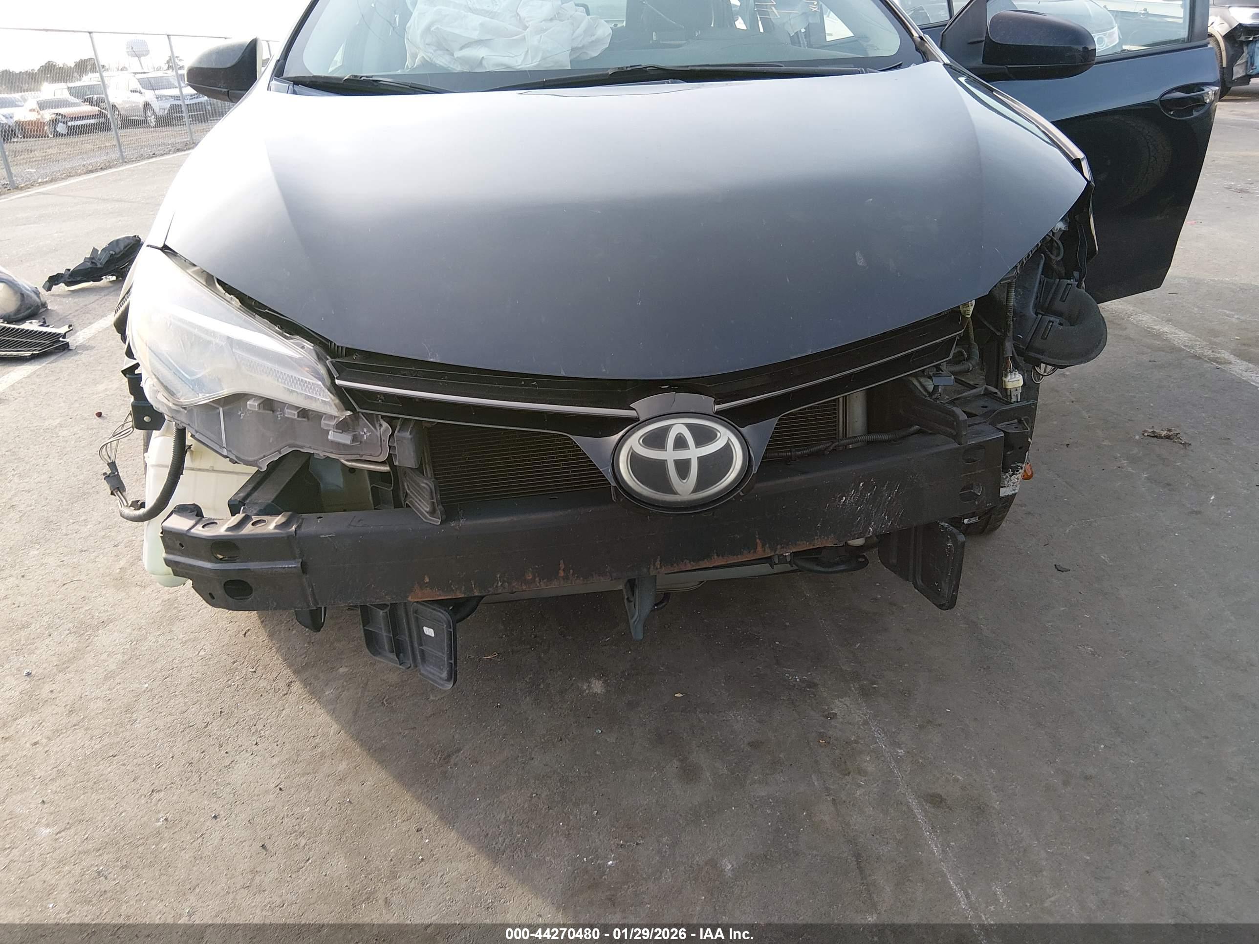 TOYOTA COROLLA image 6