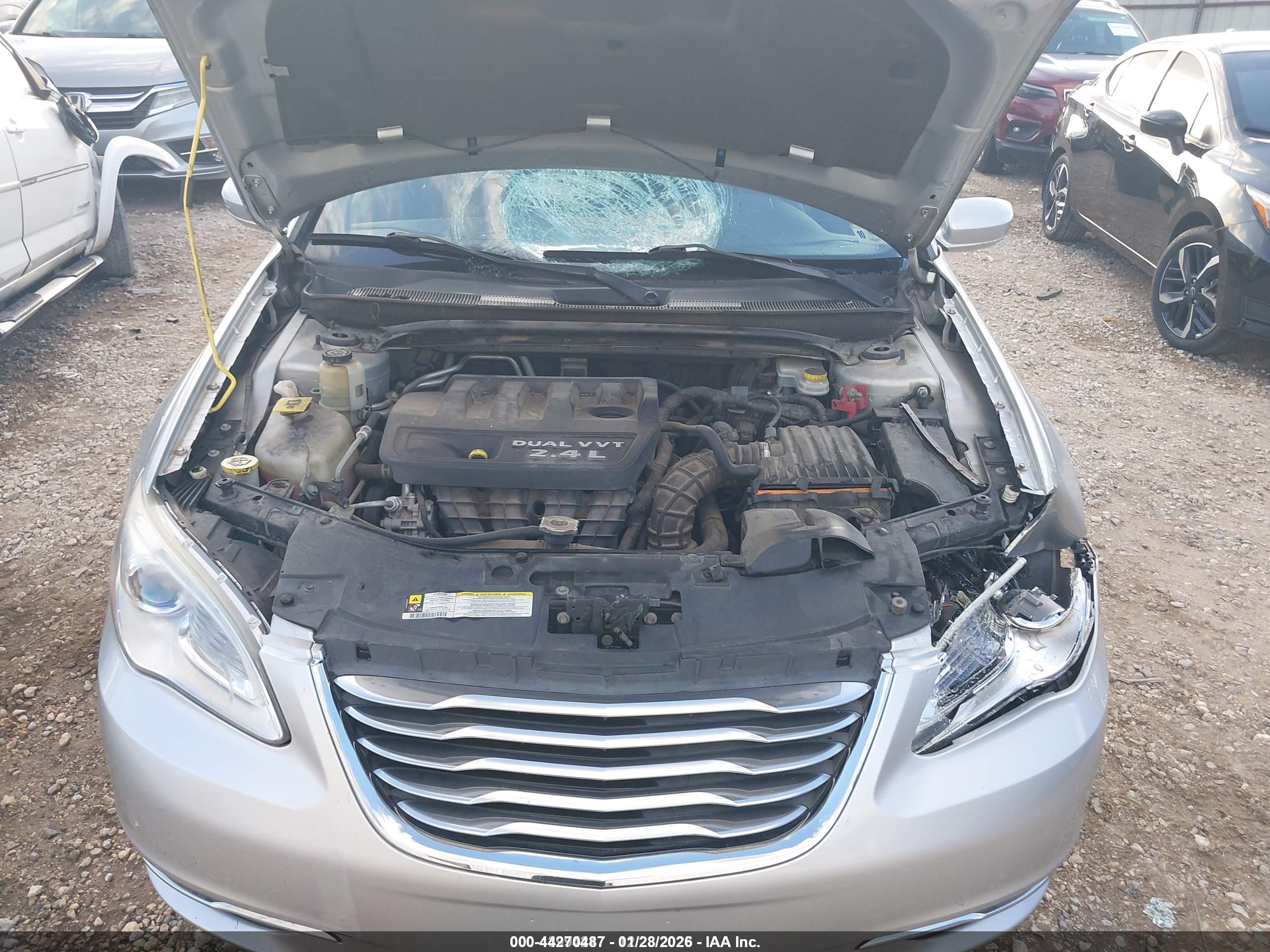 CHRYSLER 200 image 10