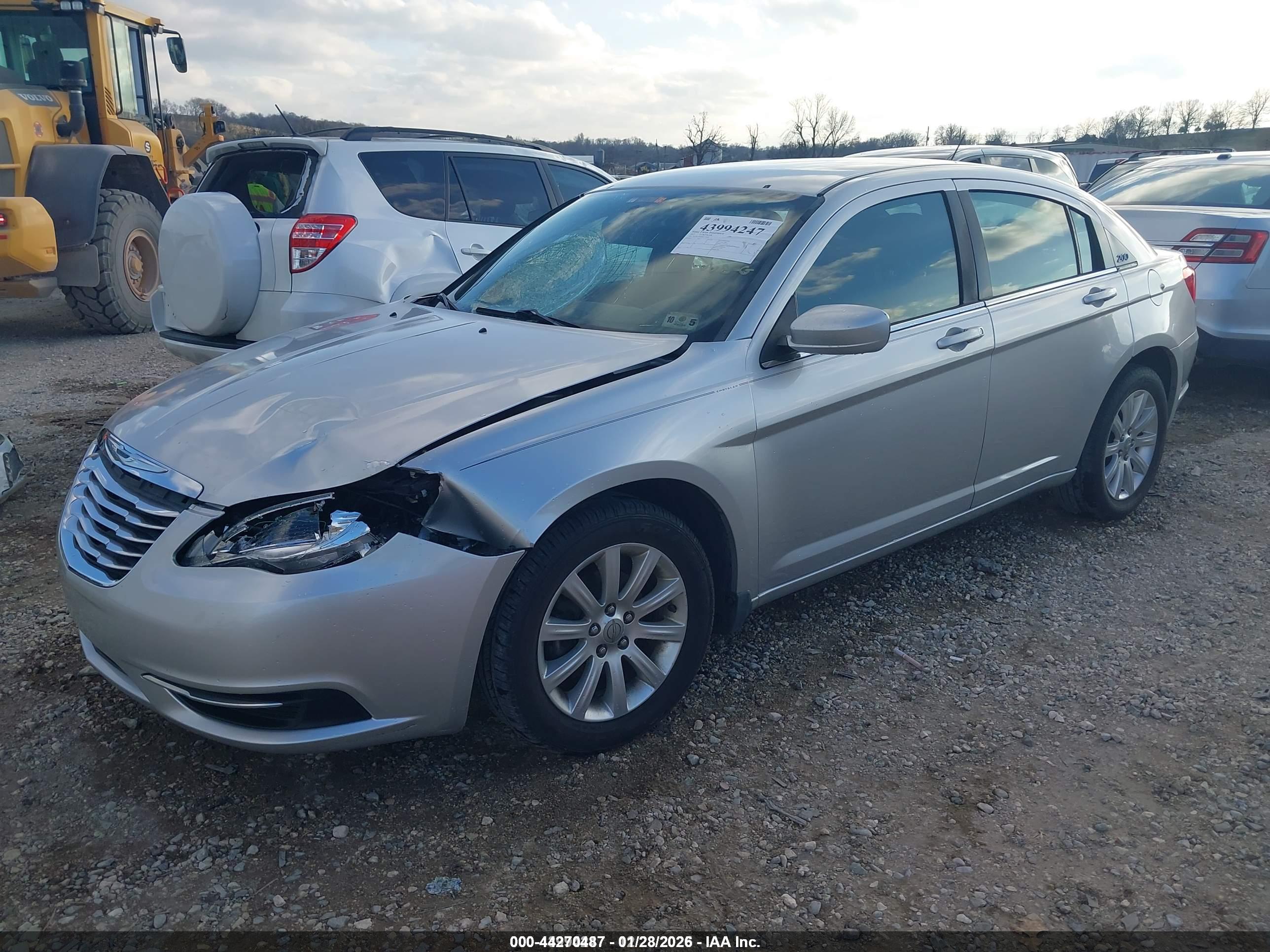 CHRYSLER 200 image 2