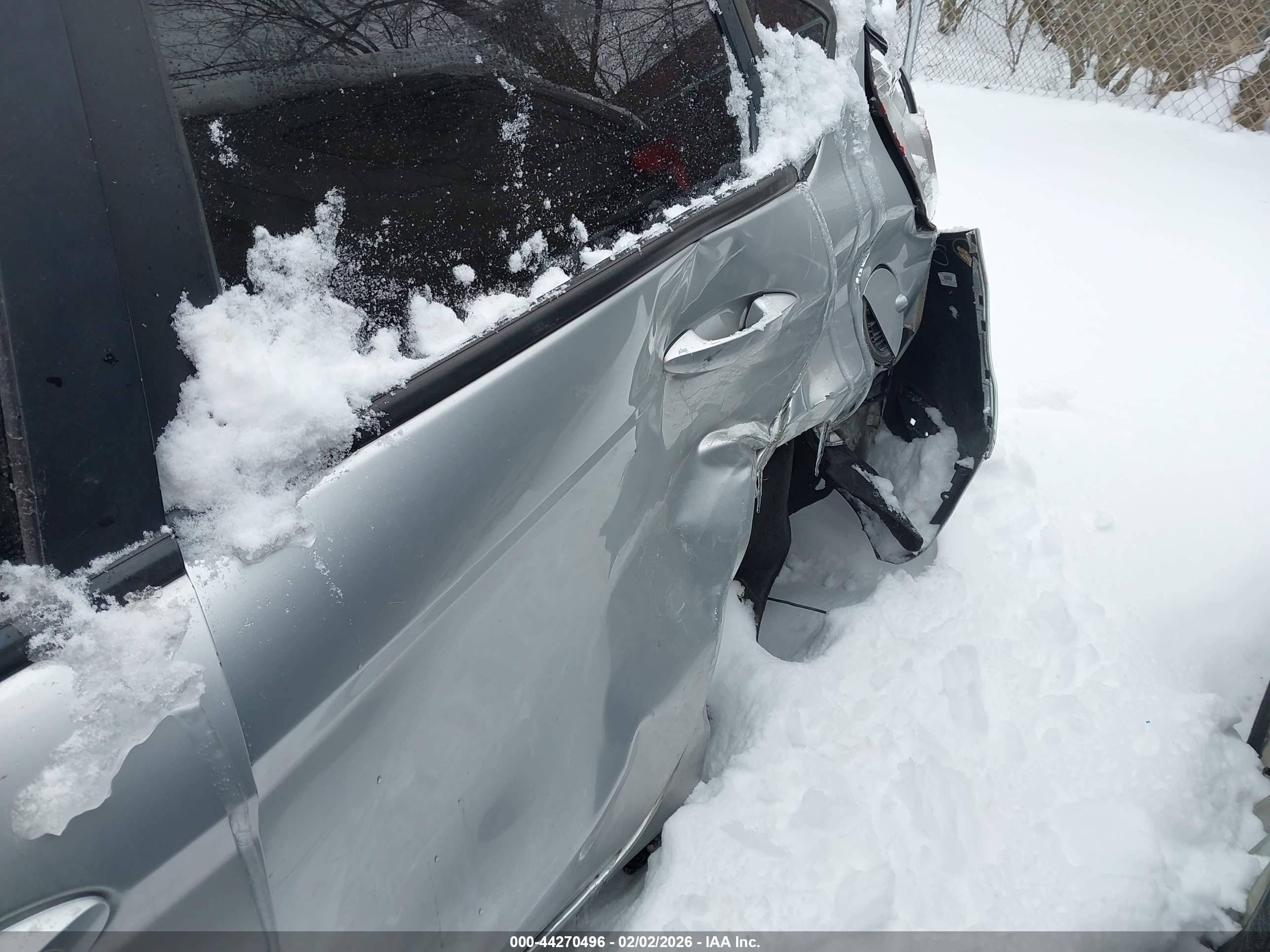 FORD FIESTA image 6