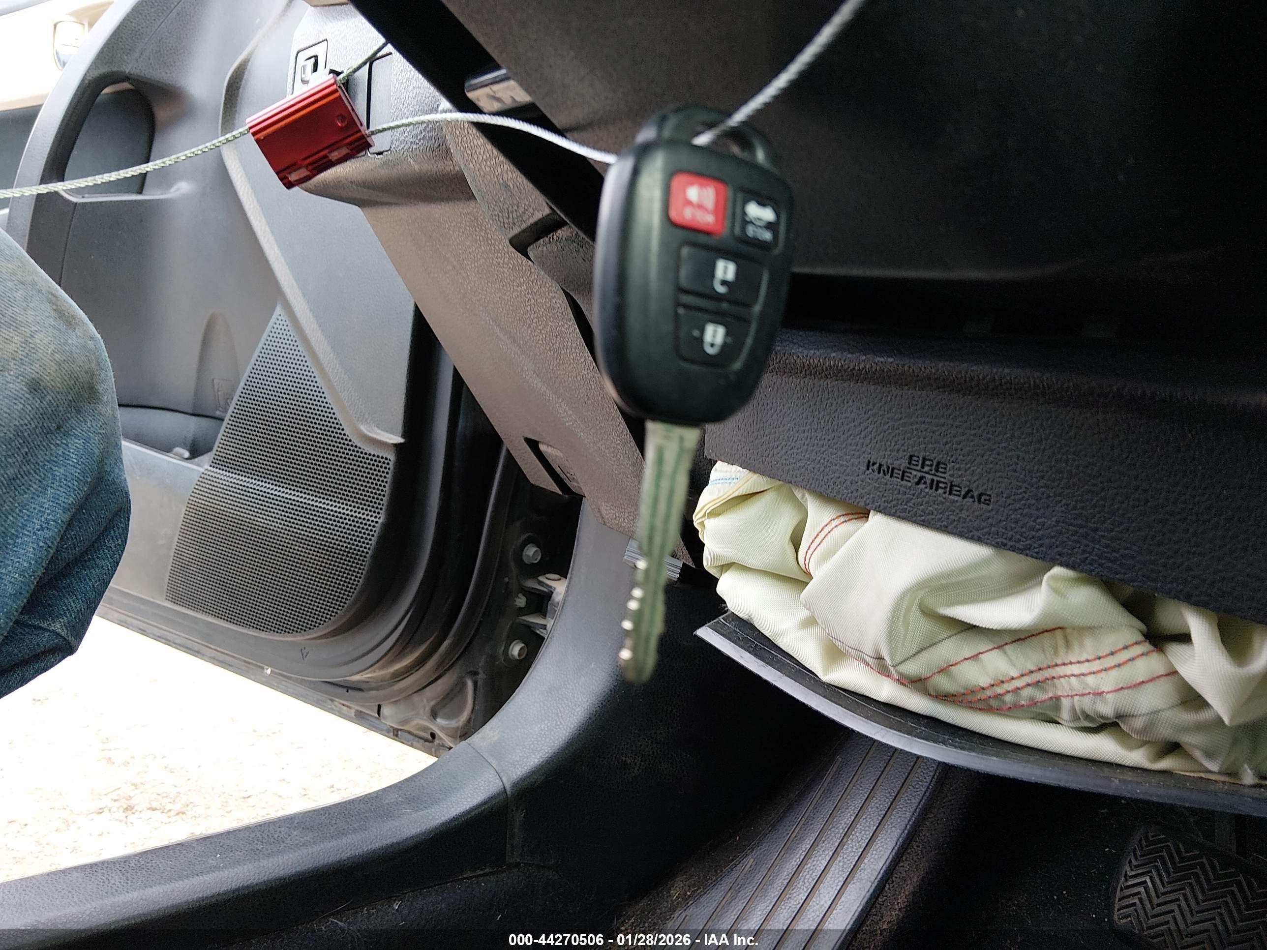 TOYOTA COROLLA image 11