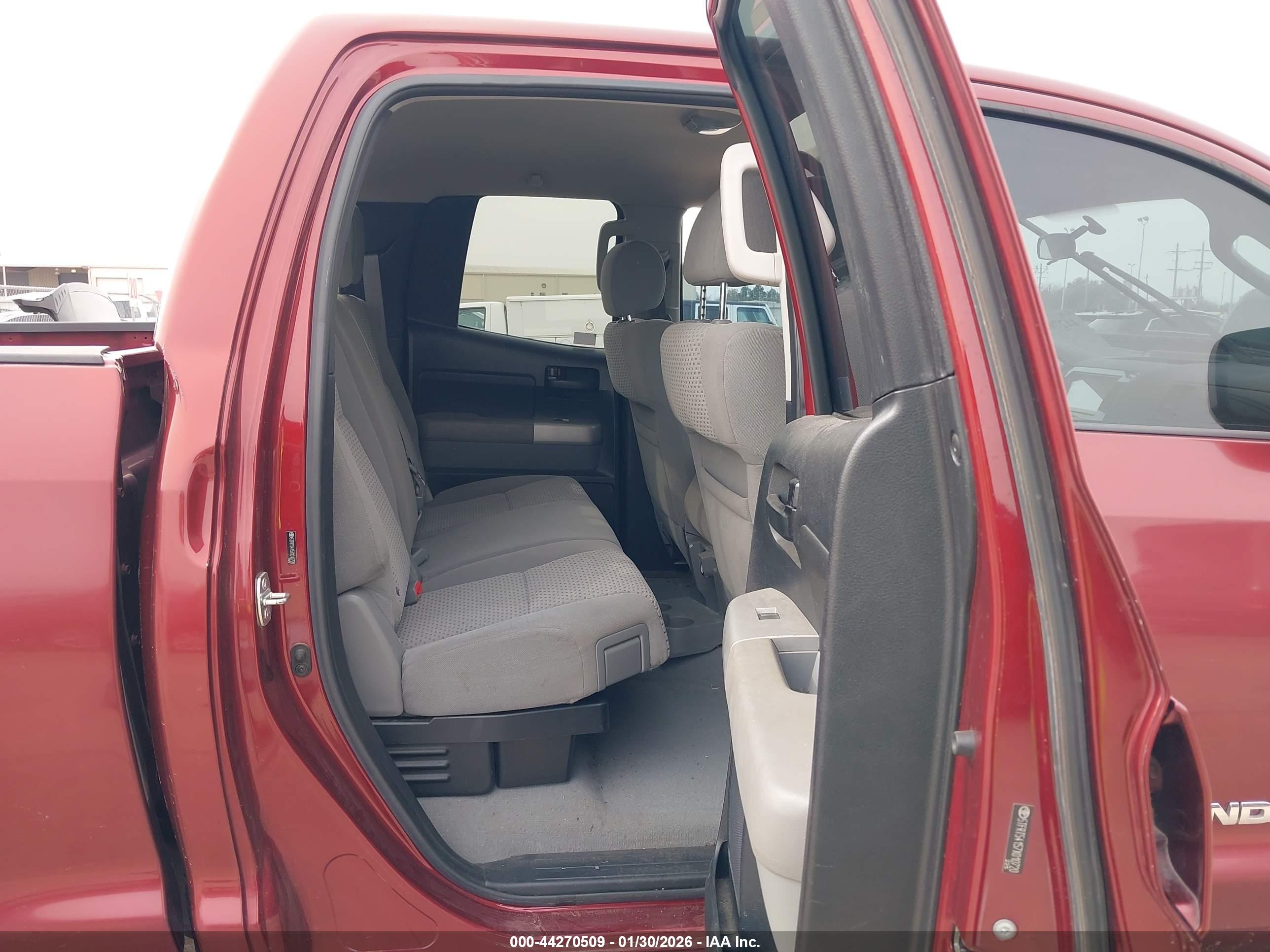 TOYOTA TUNDRA image 8