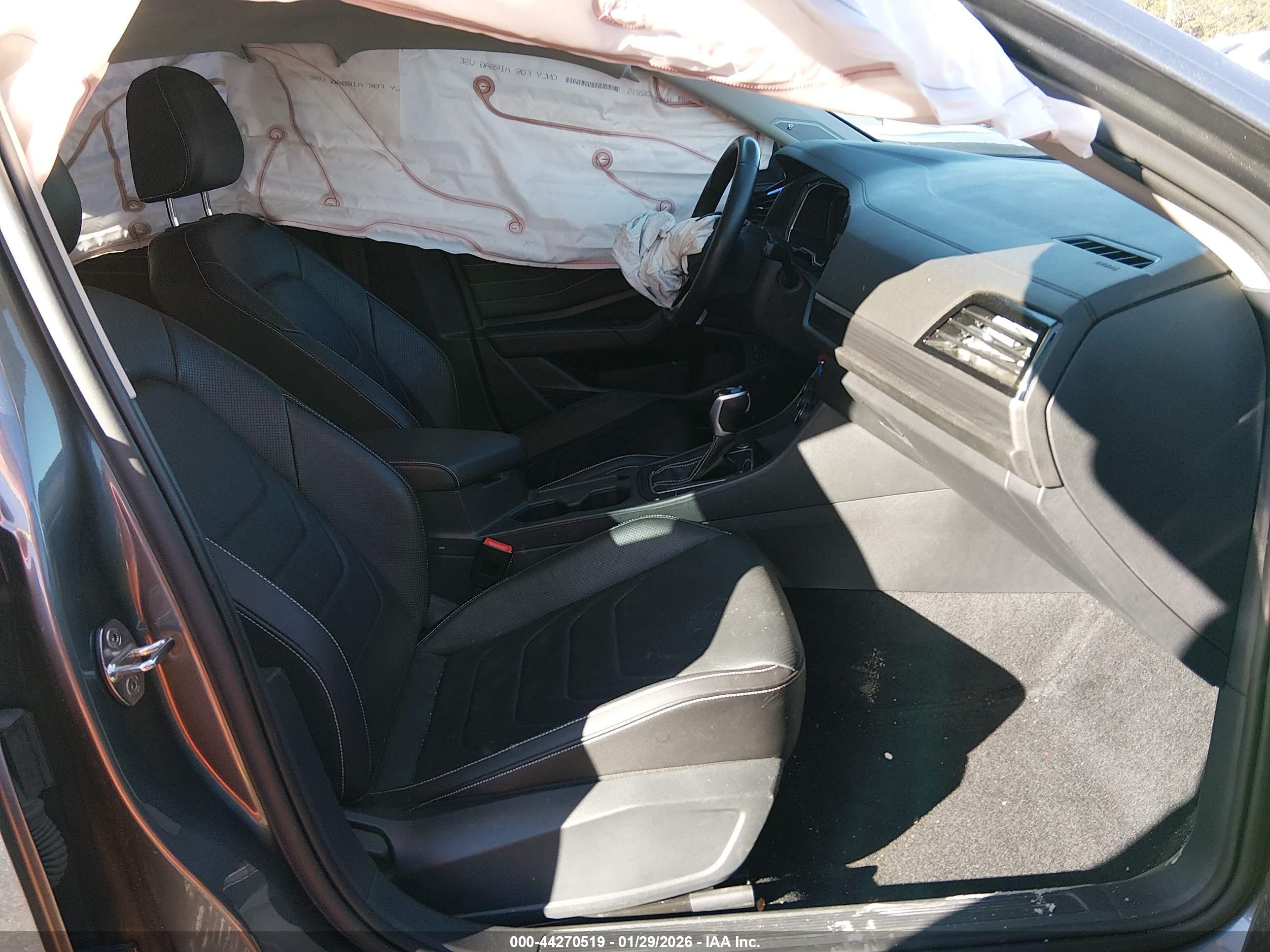 VOLKSWAGEN JETTA image 5