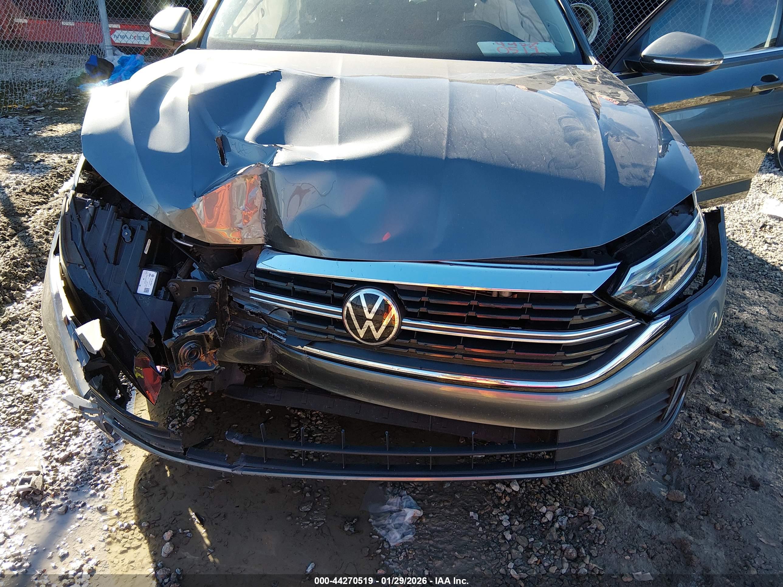 VOLKSWAGEN JETTA image 6