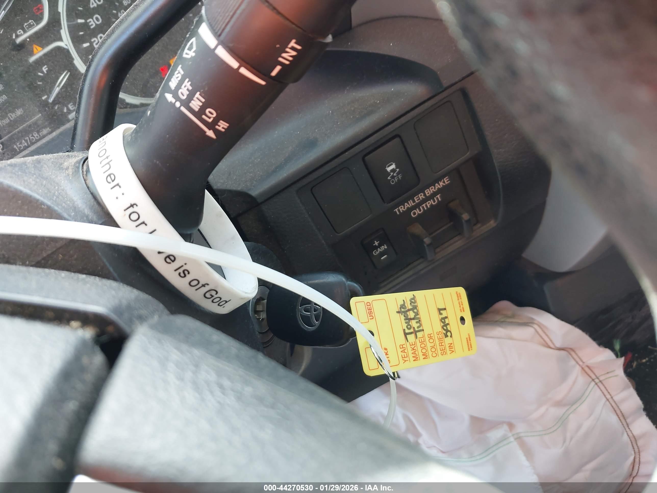 TOYOTA TUNDRA image 11