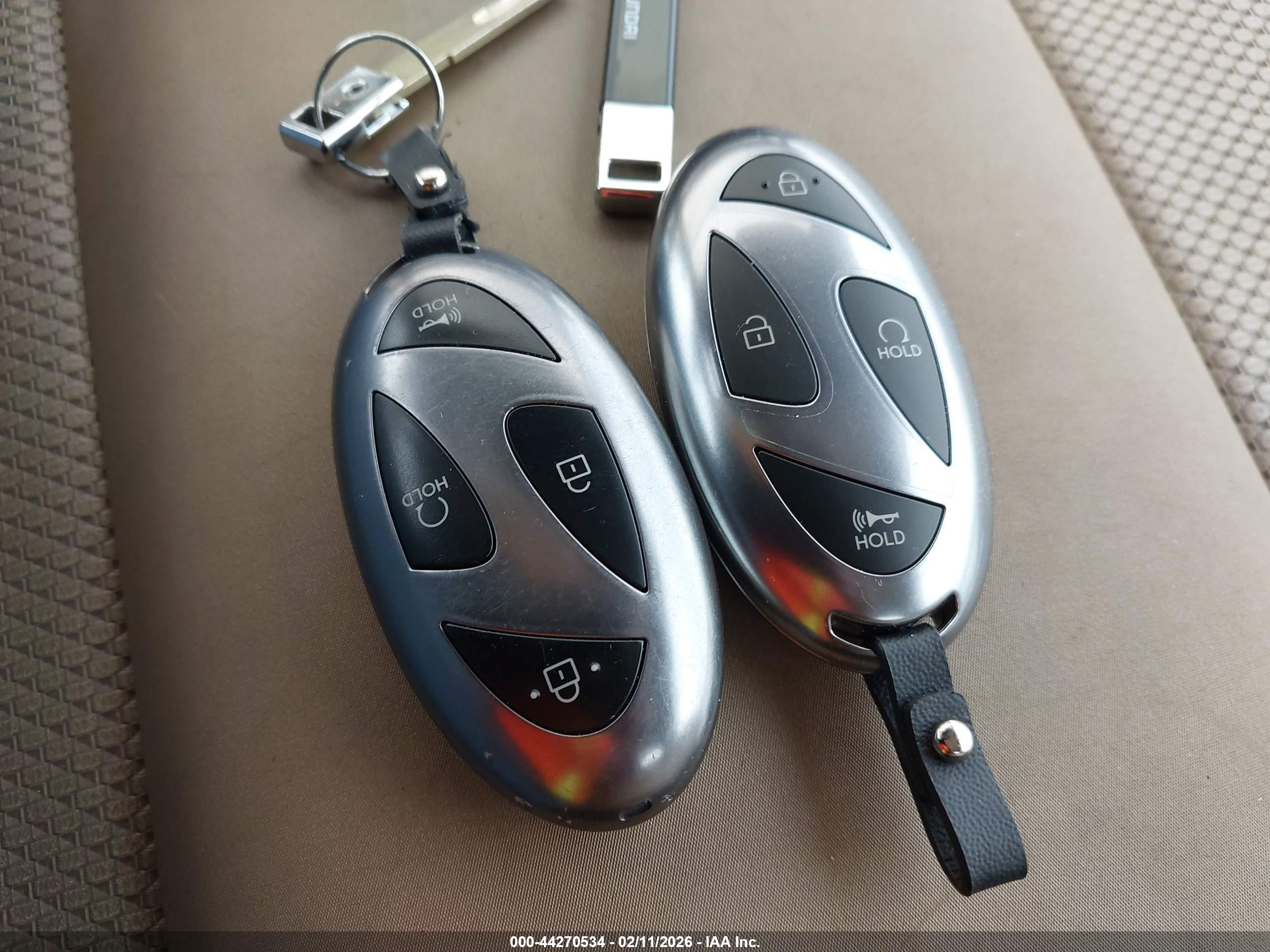 HYUNDAI TUCSON image 11