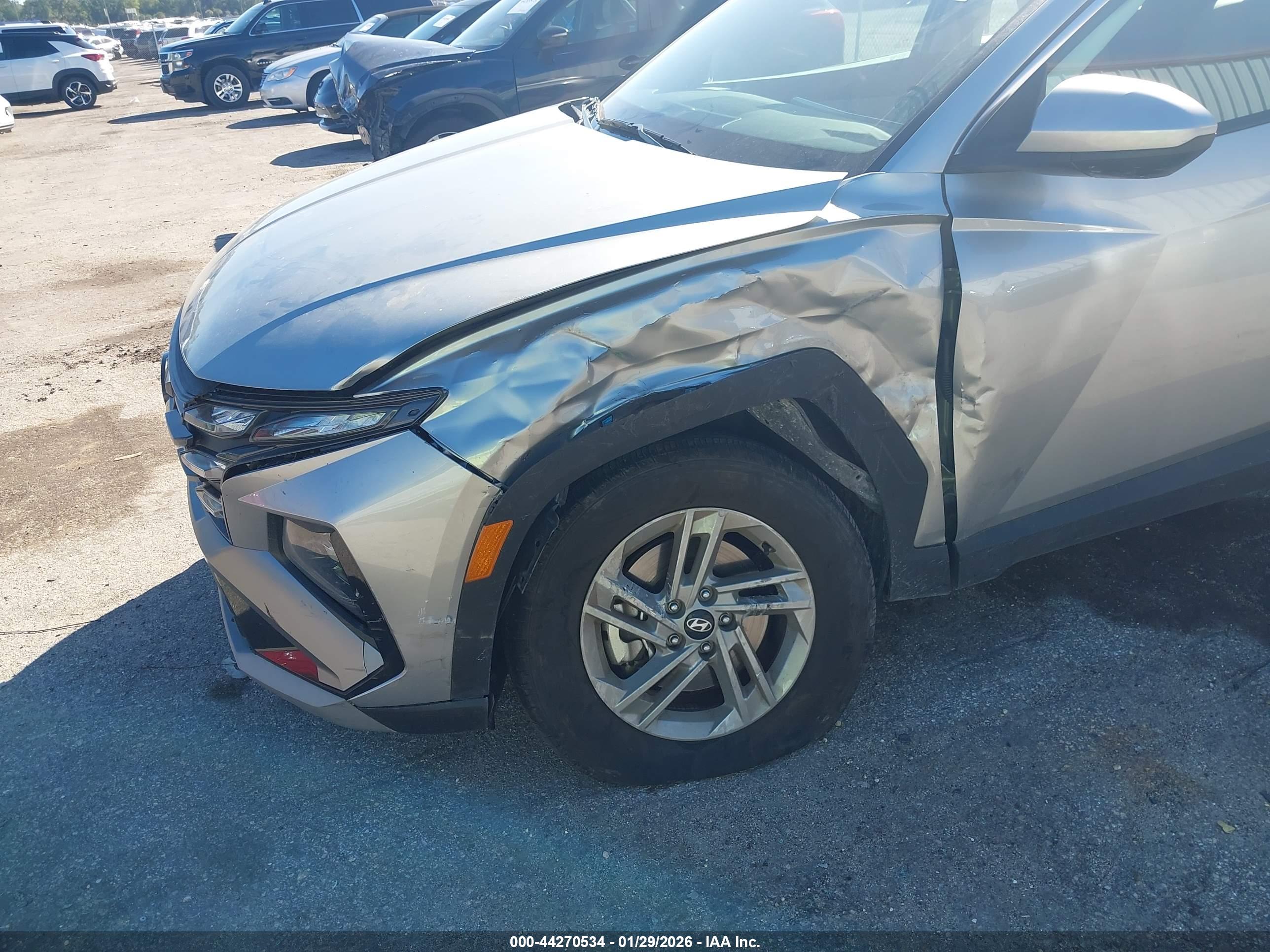 HYUNDAI TUCSON image 6