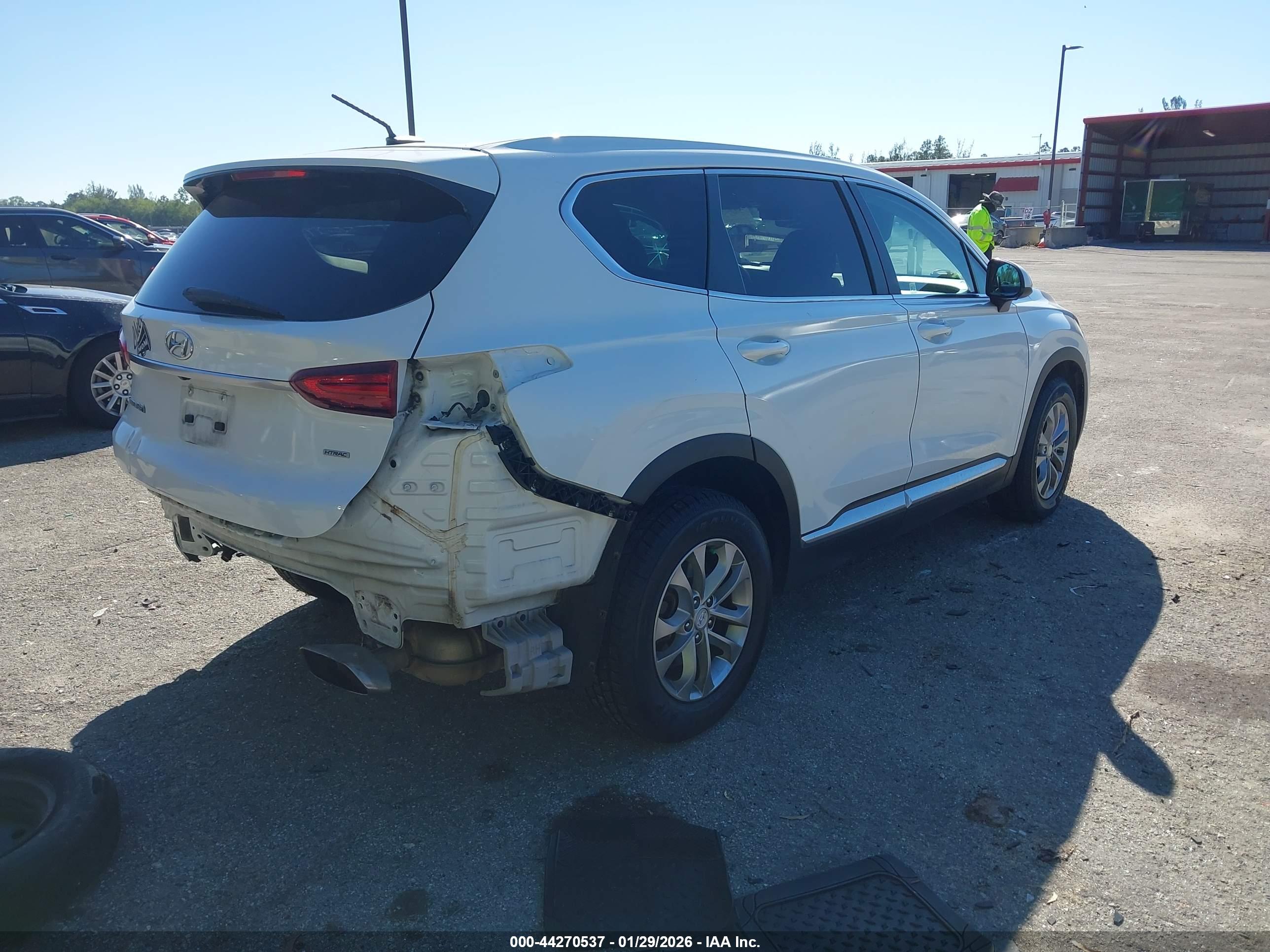 HYUNDAI SANTA image 4