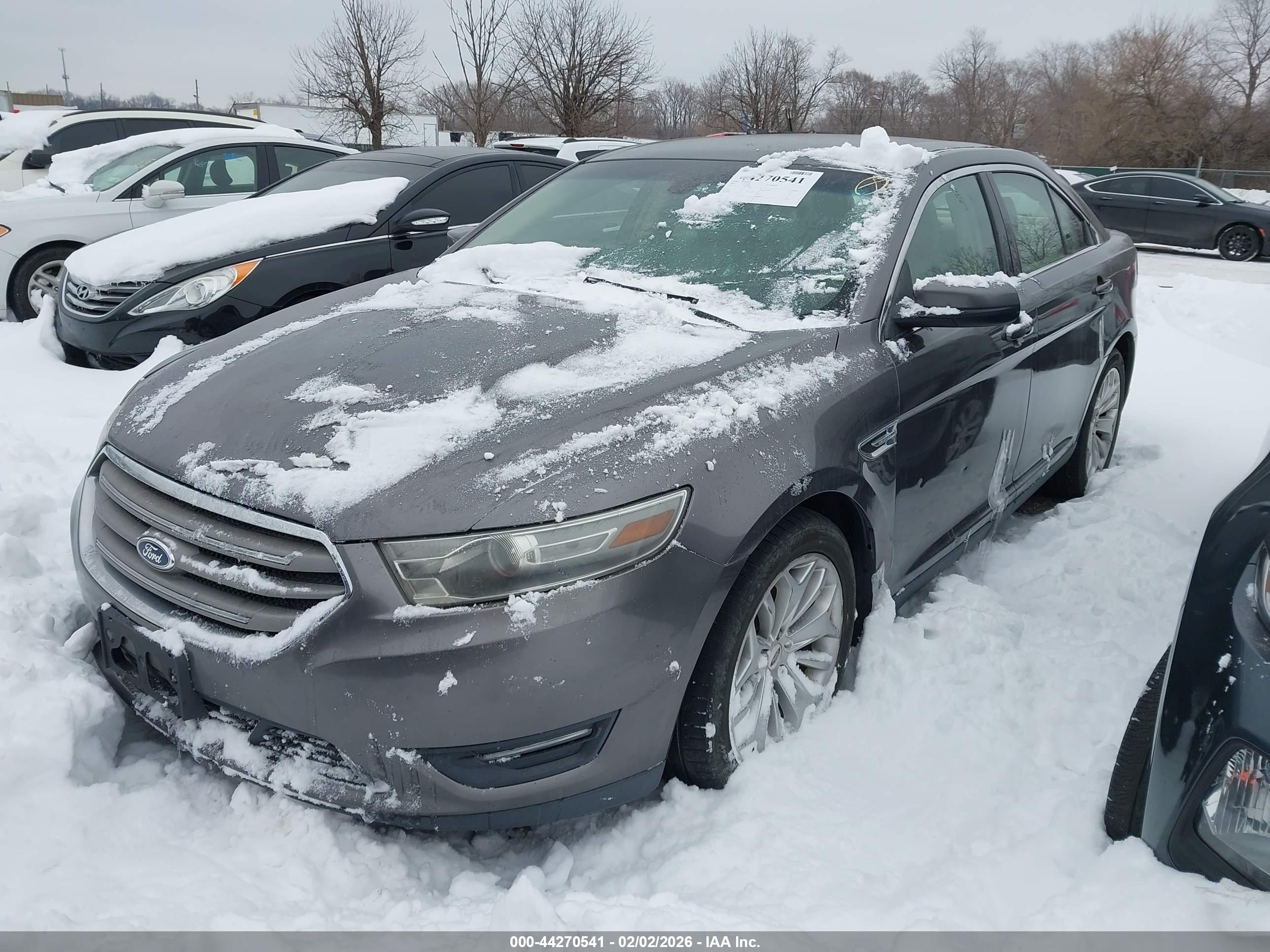 FORD TAURUS image 2