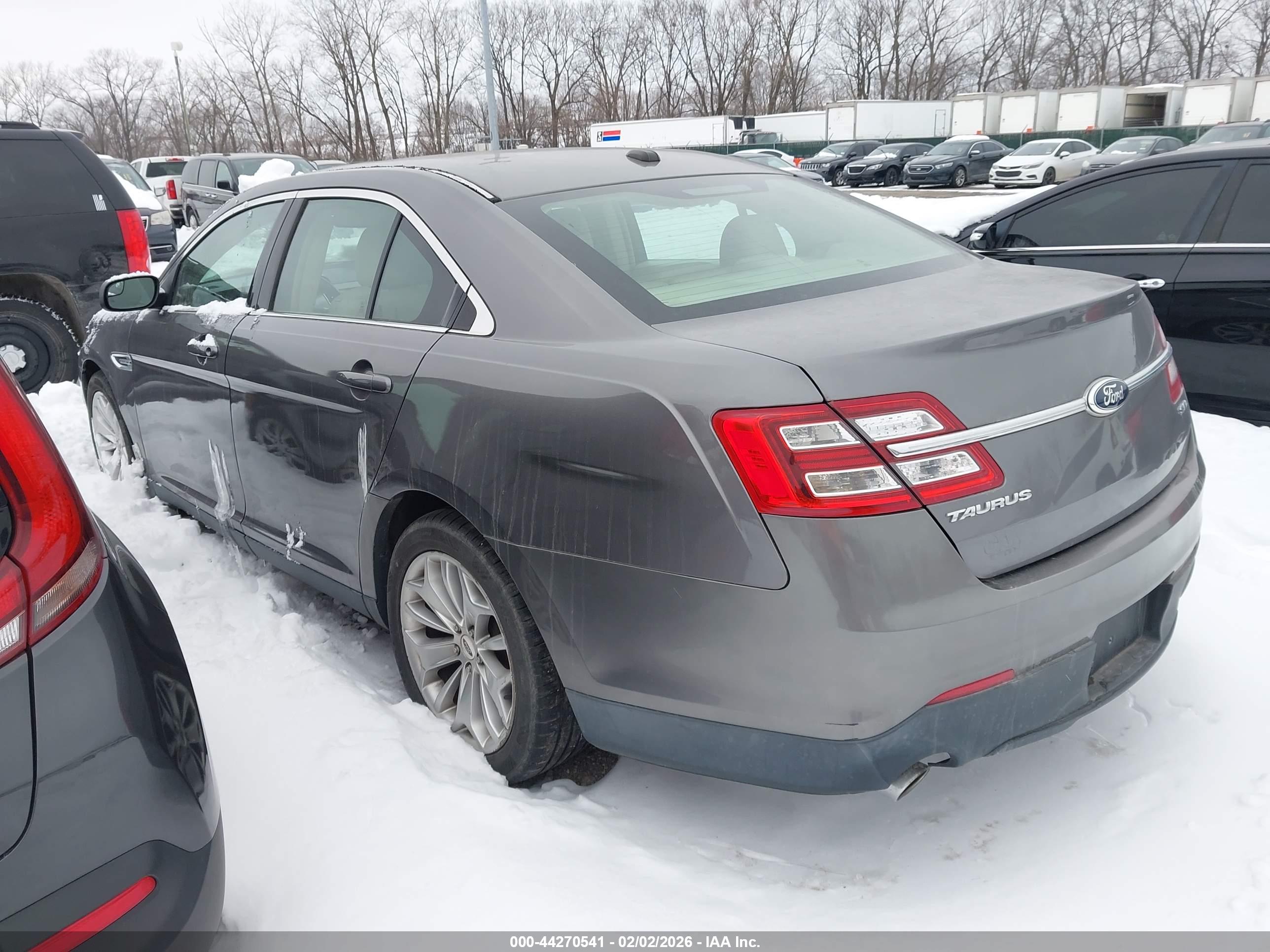 FORD TAURUS image 3