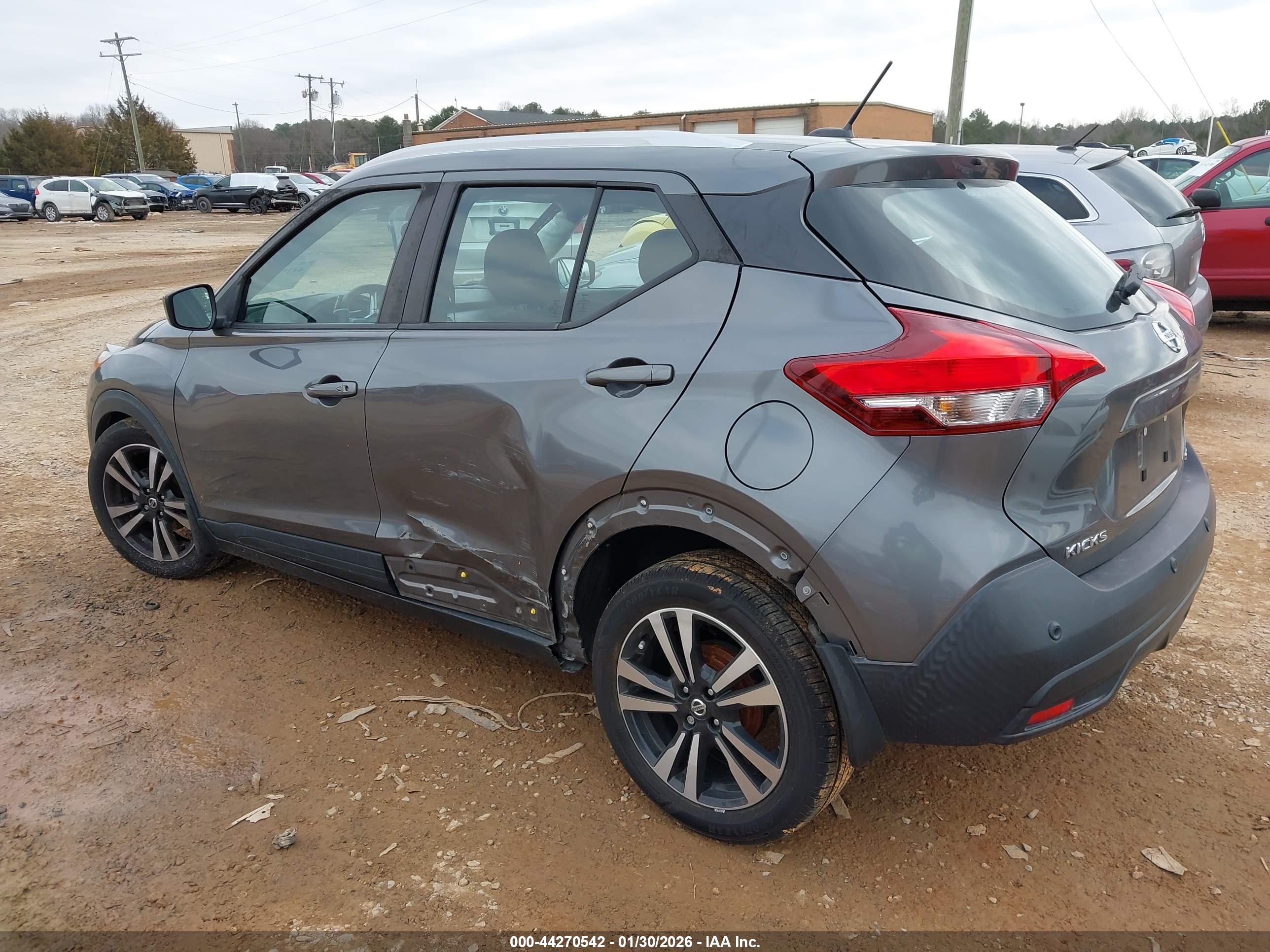 NISSAN KICKS image 3