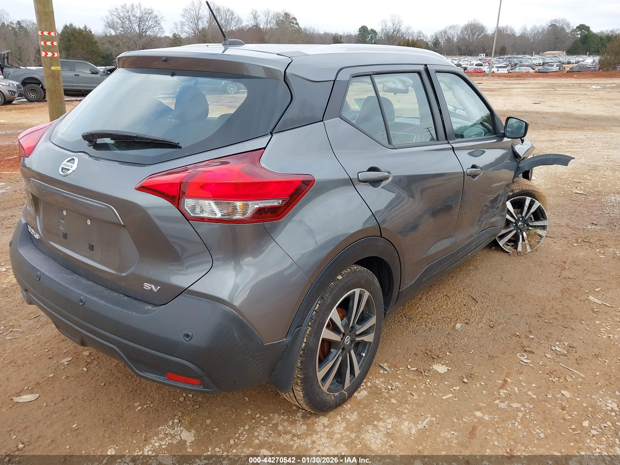 NISSAN KICKS image 4
