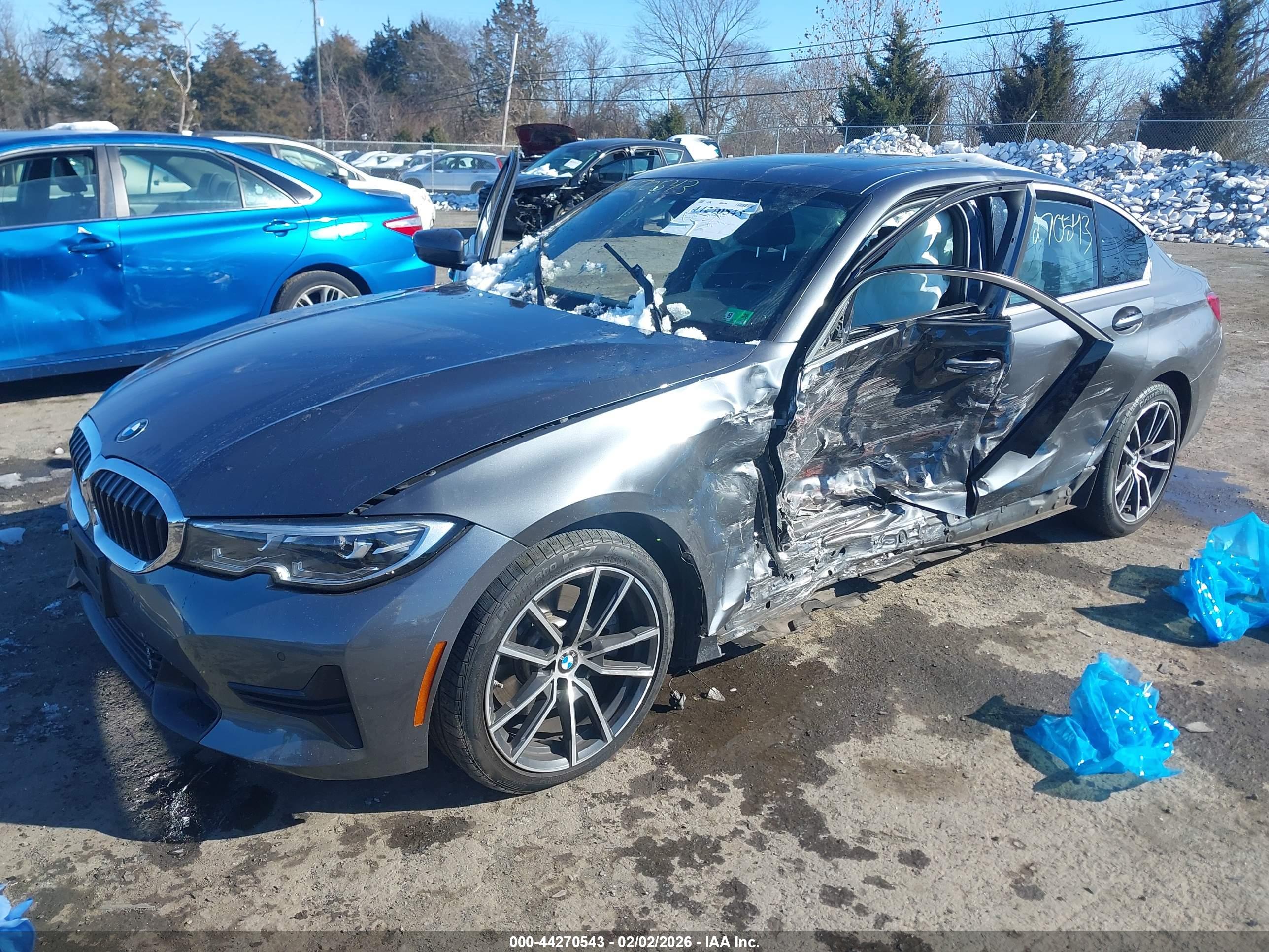 BMW 330I image 2