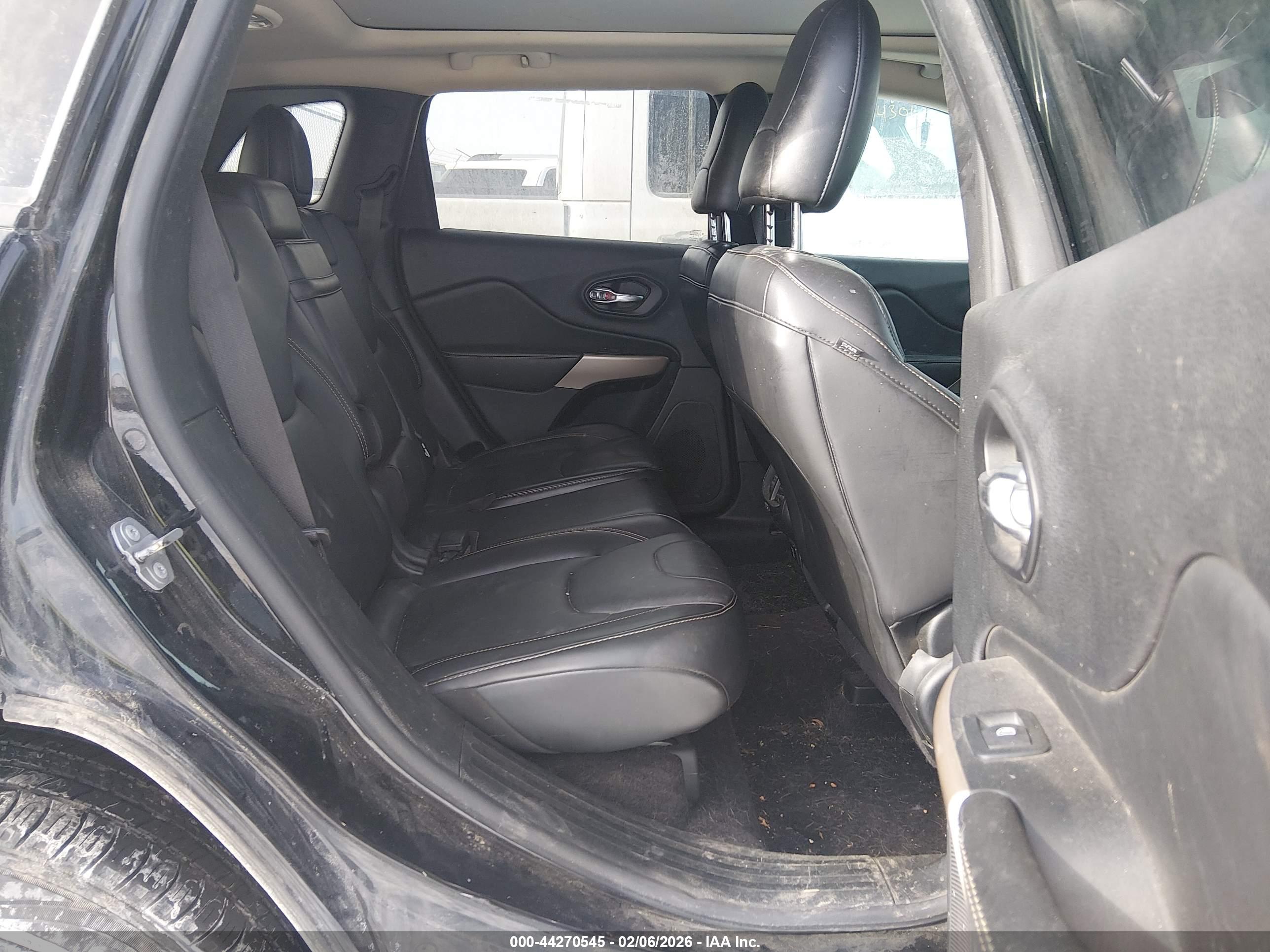 JEEP CHEROKEE image 8