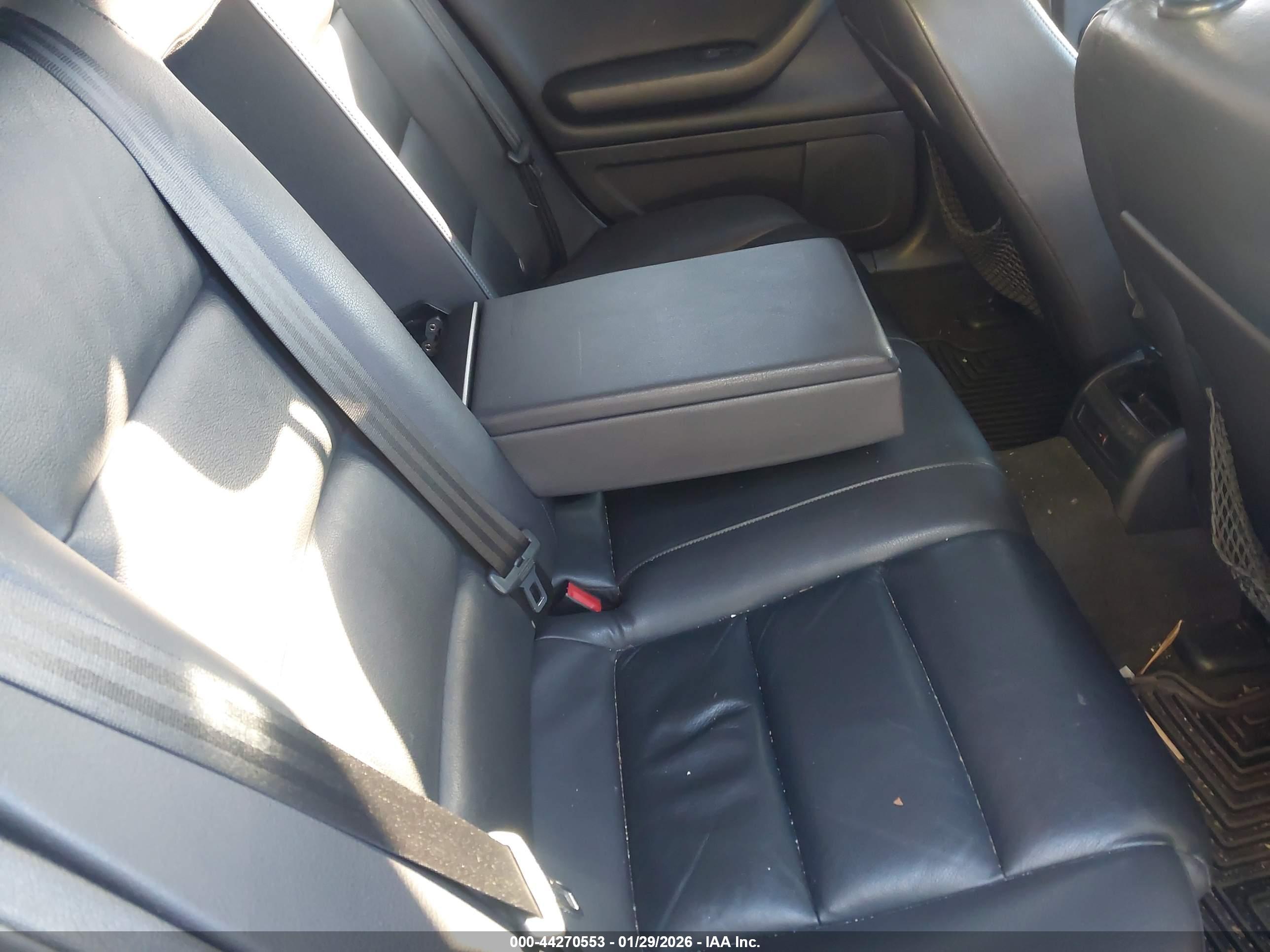 AUDI A4 image 8