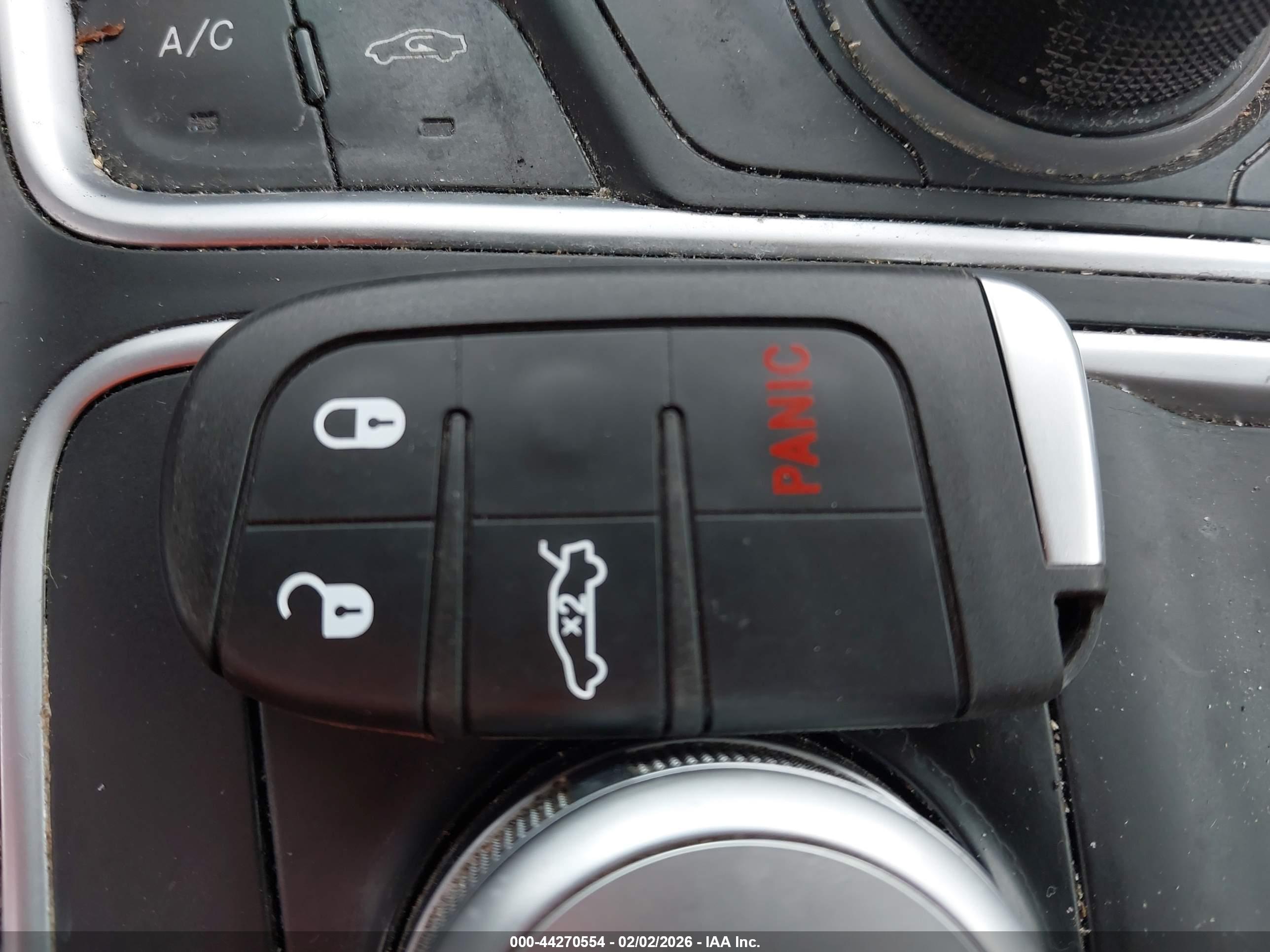 CHRYSLER 200 image 11