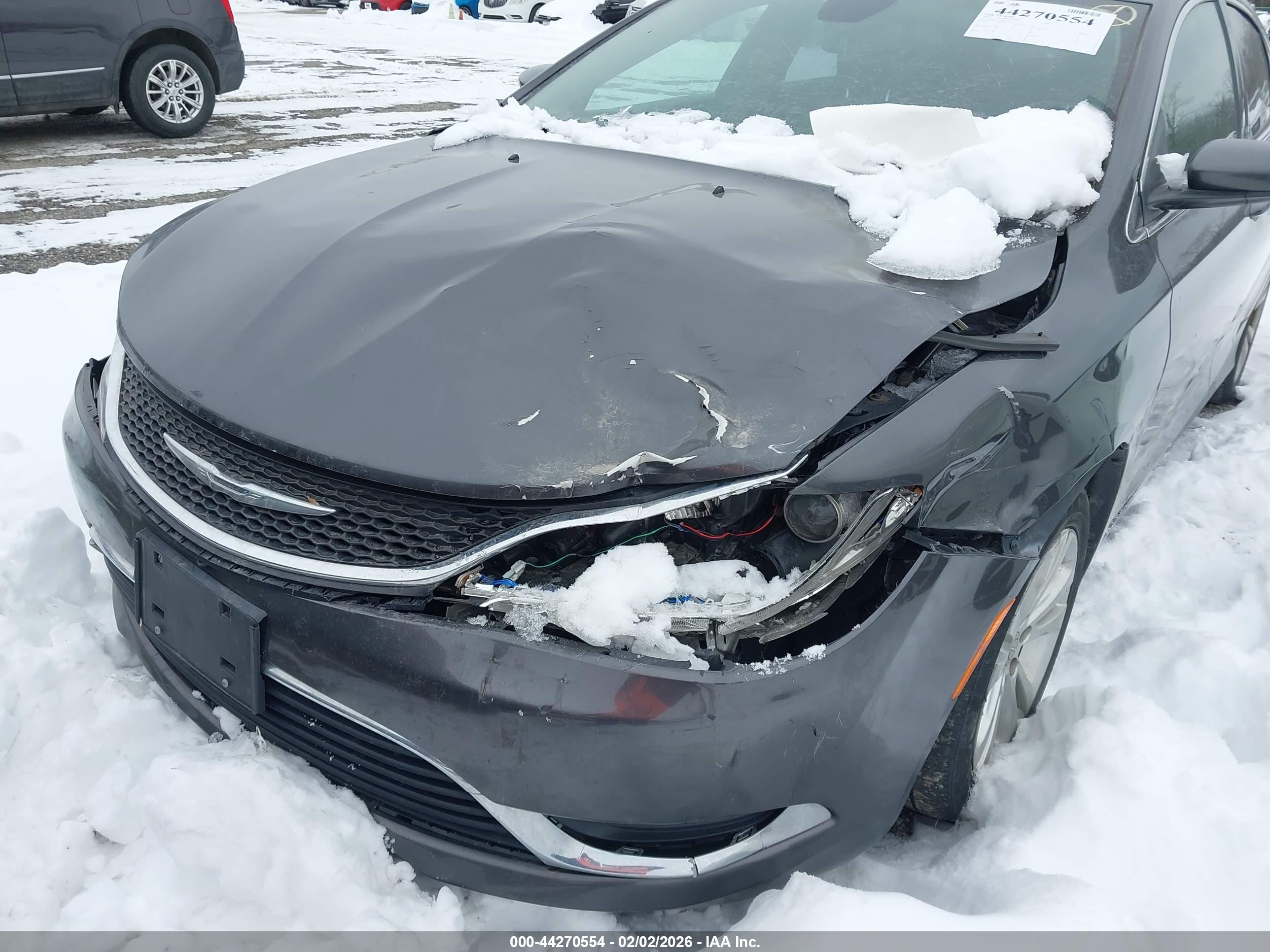 CHRYSLER 200 image 6
