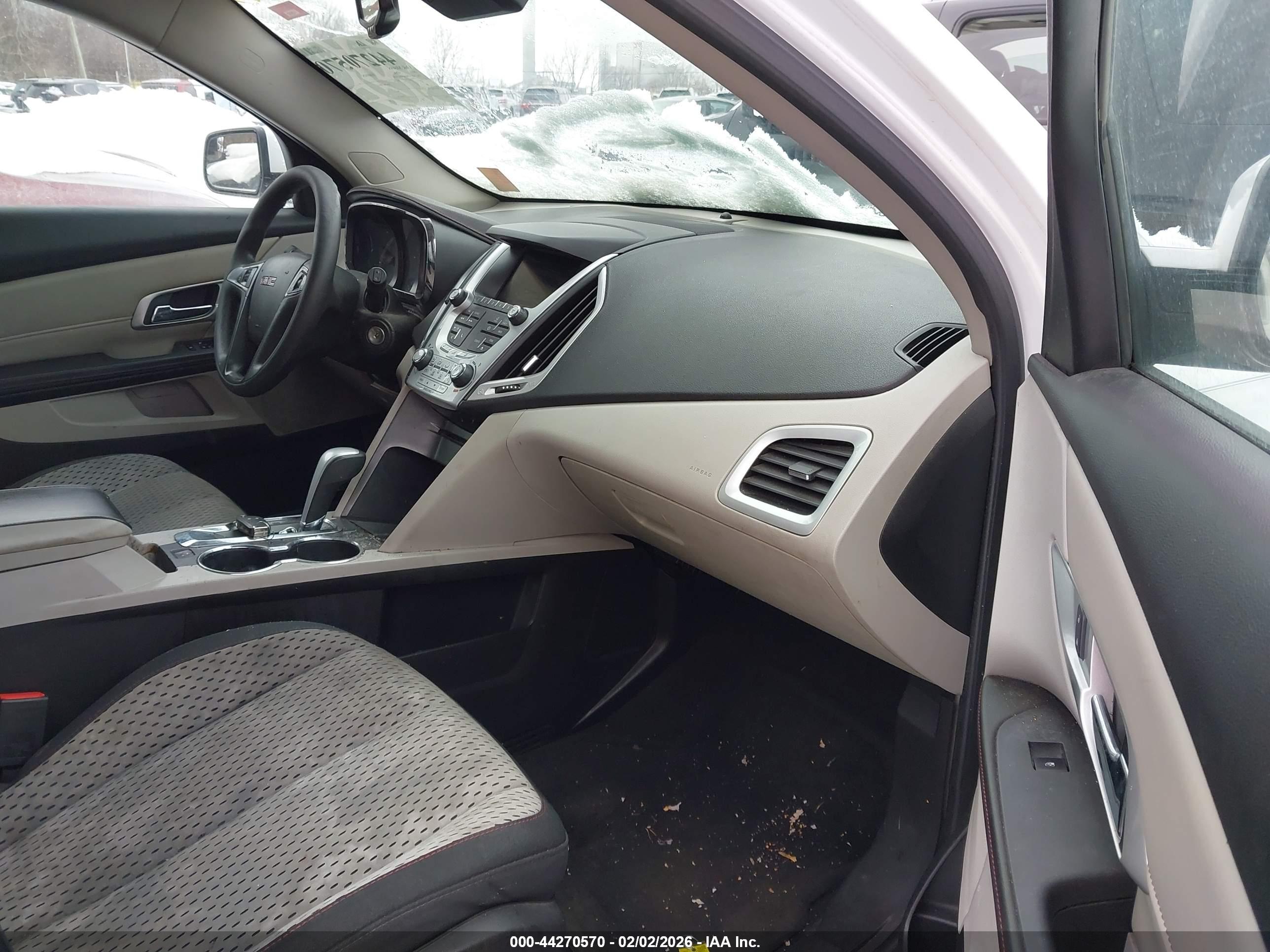 GMC TERRAIN image 5