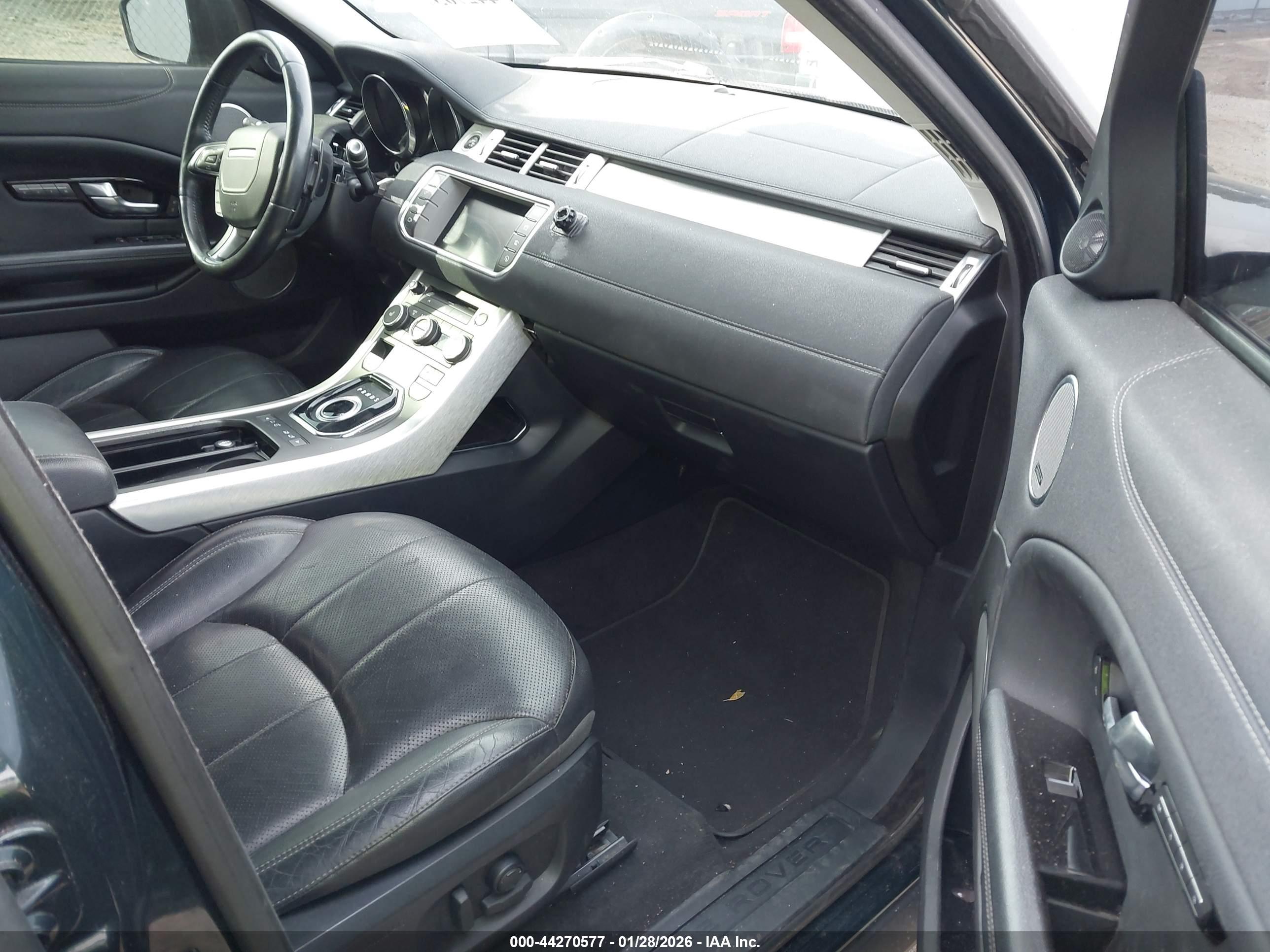 LAND ROVER image 5