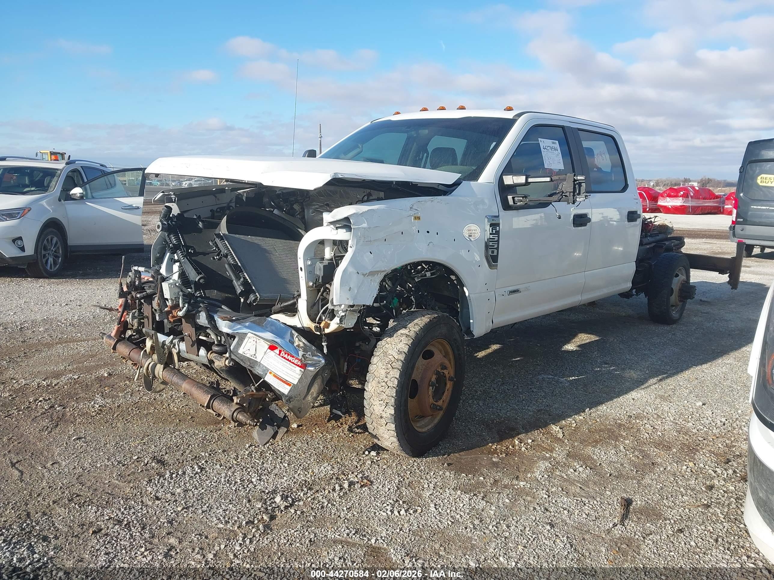 FORD F-550 image 2